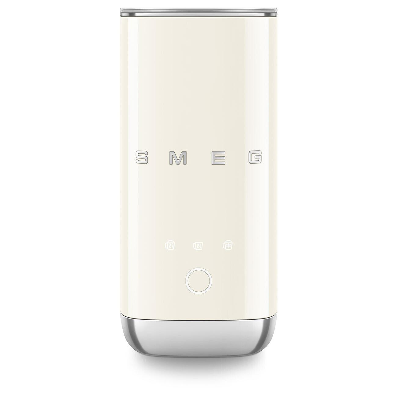 Ein cremefarbener Smeg-Toaster. Er hat einen Sockel und eine obere Zierleiste aus Edelstahl. Das Smeg-Logo ist sichtbar.