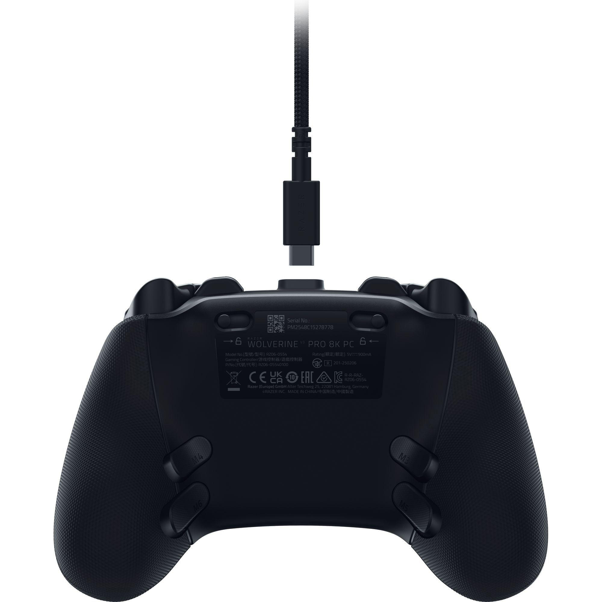 Schwarzer Razer Wolverine Pro 8K PC-Controller, verbunden über ein USB-C-Kabel. Tasten und Details auf der Rückseite.