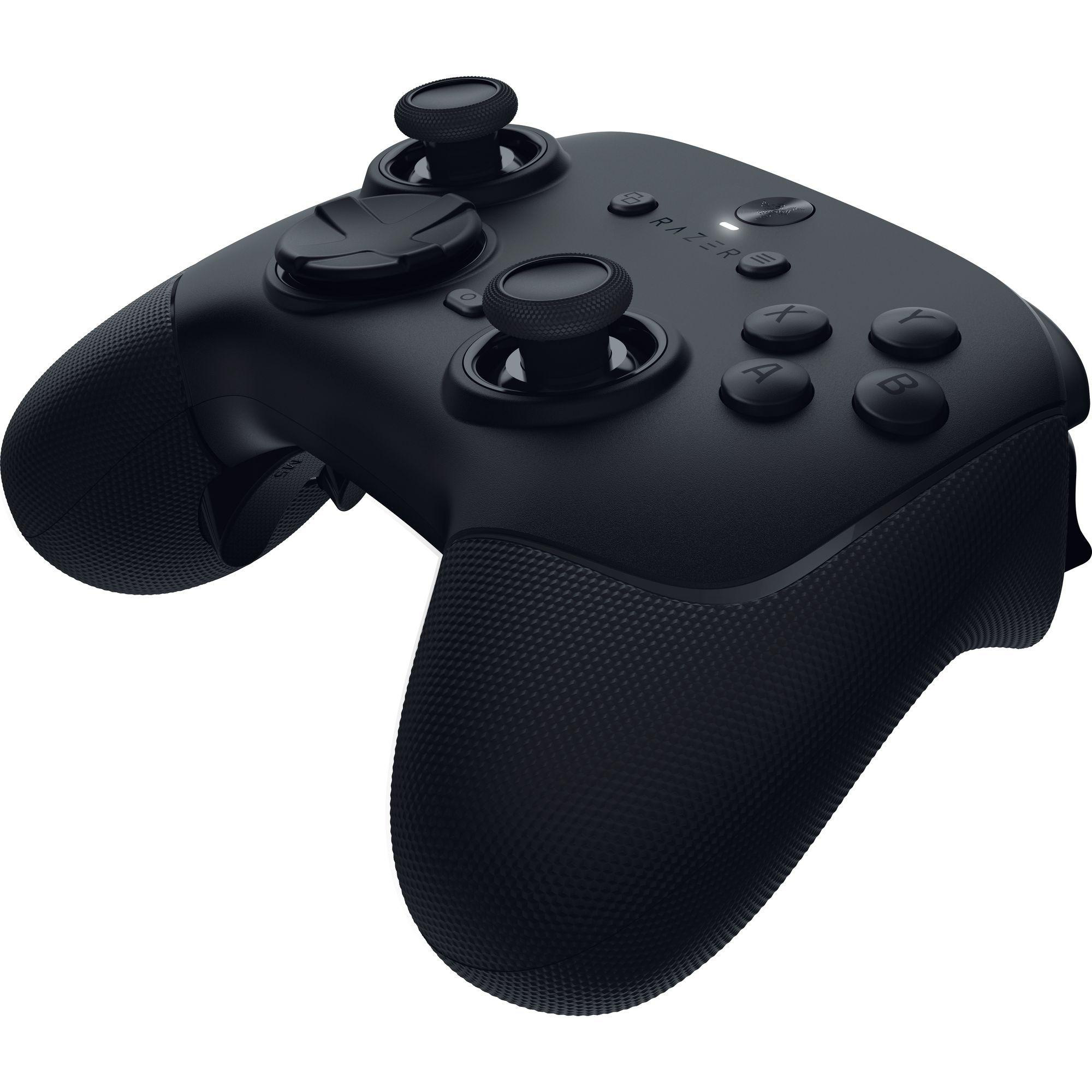 Schwarzer Razer-Controller mit Tasten, Sticks und strukturierten Griffen. Weißer Hintergrund. Razer-Logo sichtbar.