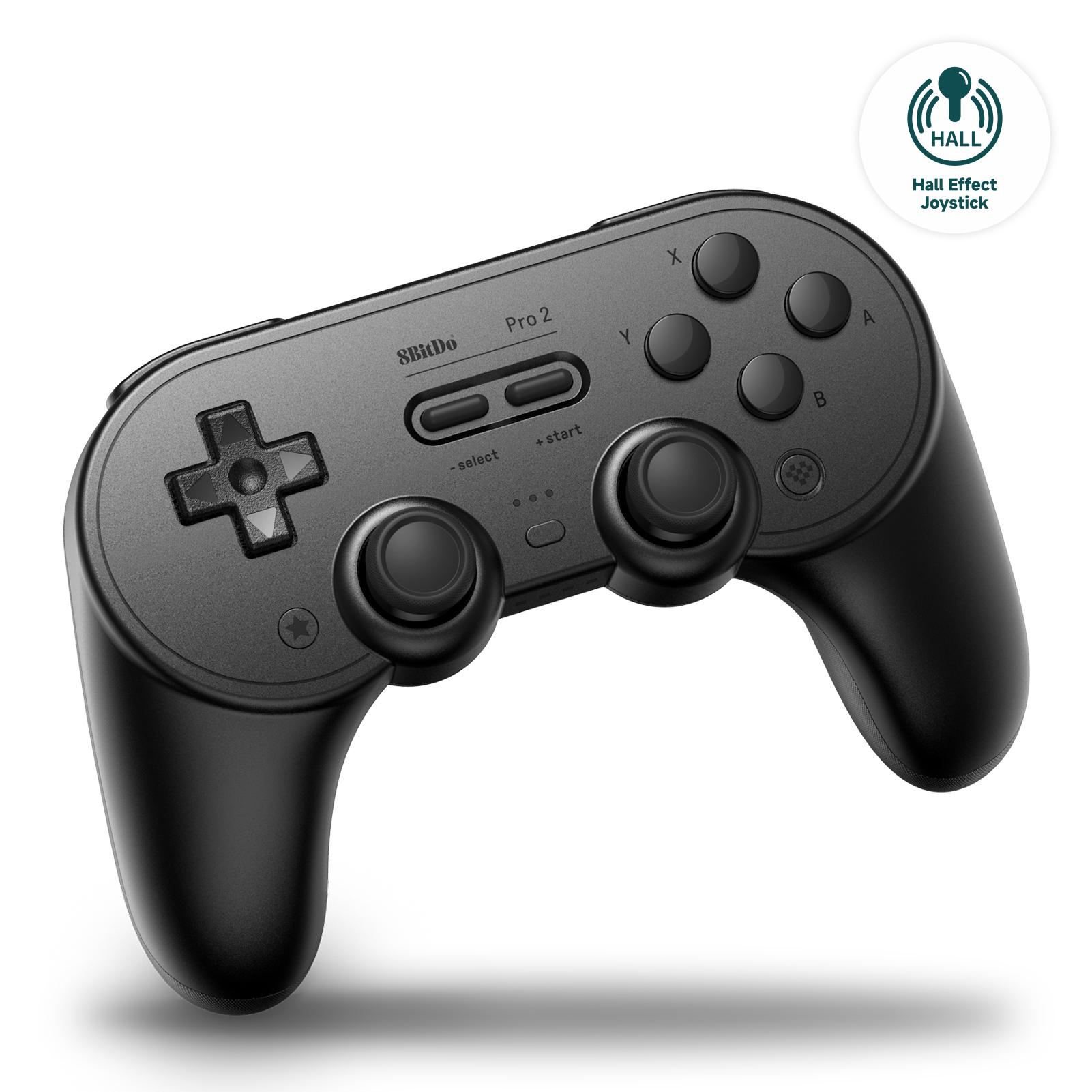 Schwarzer 8BitDo Pro 2 Controller. Mit Knöpfen, Joysticks und einem Steuerkreuz. Das Hall Effect Joystick Logo ist rechts.