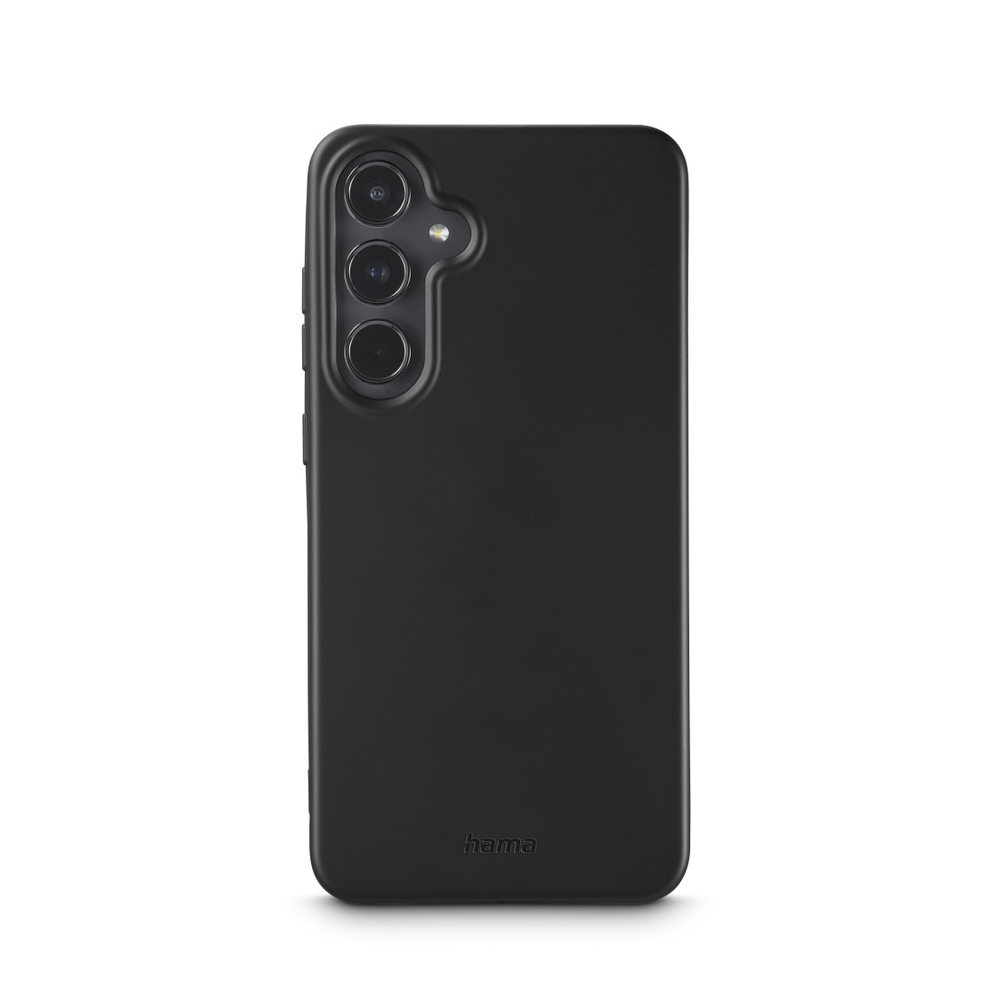 Eine schwarze Handyhülle mit Ausschnitt für eine Dreifach-Kamera. Unten ist das Hama-Logo. Die Hülle ist auf weißem Hintergrund.