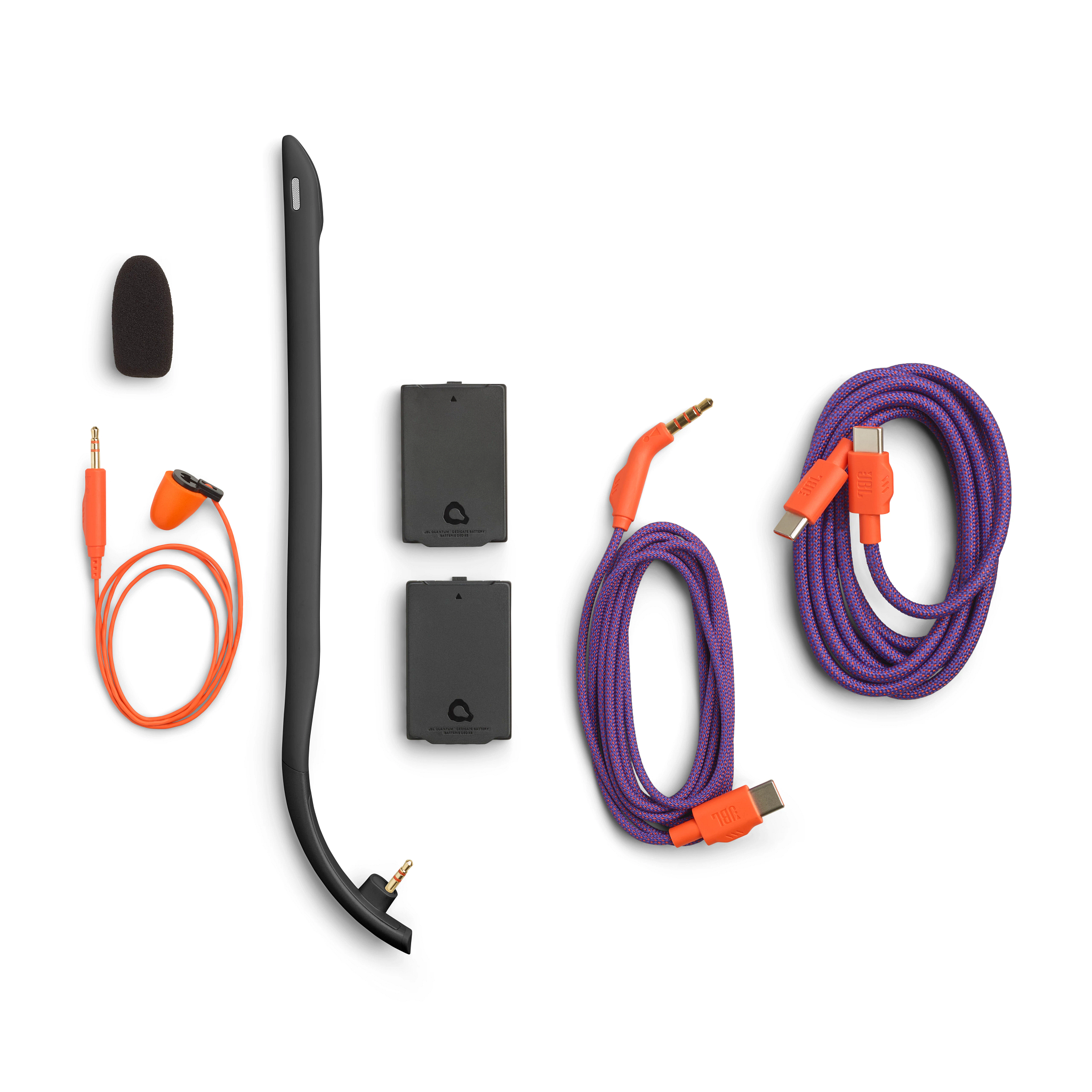 Das Bild zeigt Headset-Teile: Mikrofon, Ohrhörer, schwarzer Bügel, Batterien, lila Kabel mit orangen Steckern, alles auf Weiß.