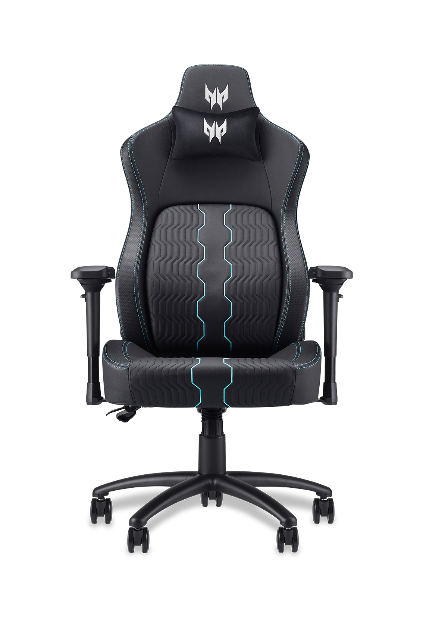 Schwarzer Gaming-Stuhl mit blauen Nähten und Logo. Mit Kopfstütze, Armlehnen und Fünf-Sterne-Basis mit Rollen auf schwarzem Hintergrund.