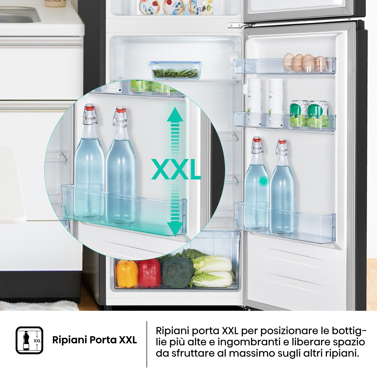 Frigorifero aperto con bottiglie, uova e verdure. Ripiani XXL indicati. Il testo spiega i ripiani XXL per bottiglie alte.