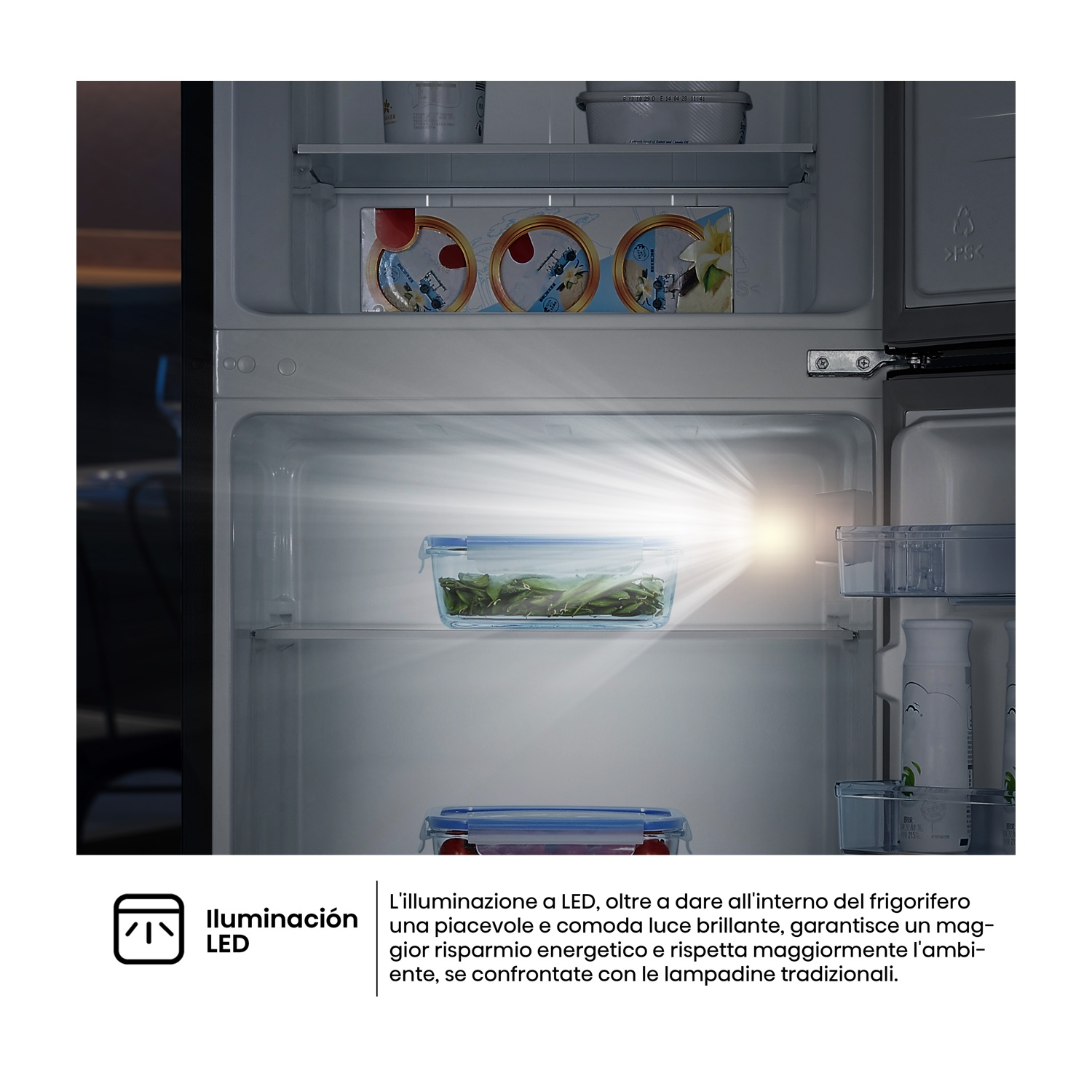All'interno di un frigorifero, una luce intensa illumina un contenitore di verdure. Scaffali con alimenti, e si menziona l'illuminazione a LED.