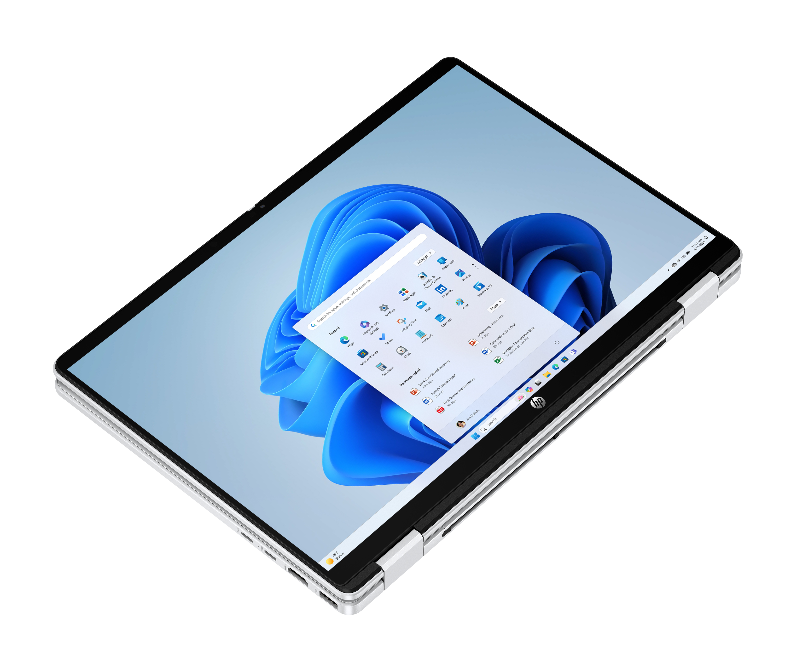 Laptop pokazuje Windows 11 z ikonami aplikacji, białym logo HP i ikoną słonecznej pogody na czarnym tle.