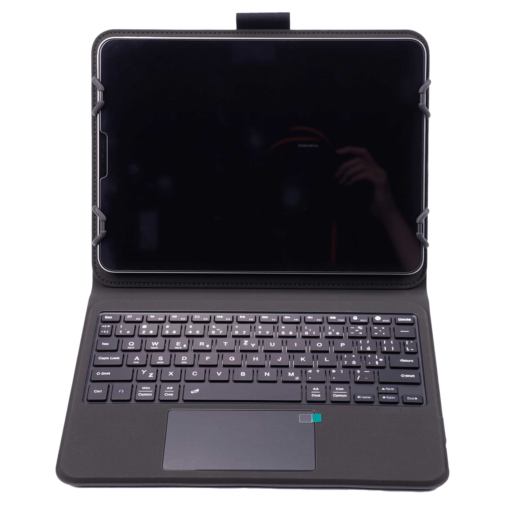 Tablet egy fekete billentyűzet tokban. A billentyűzet látható, gombokkal. A tablet képernyője fekete. Fehér háttér.