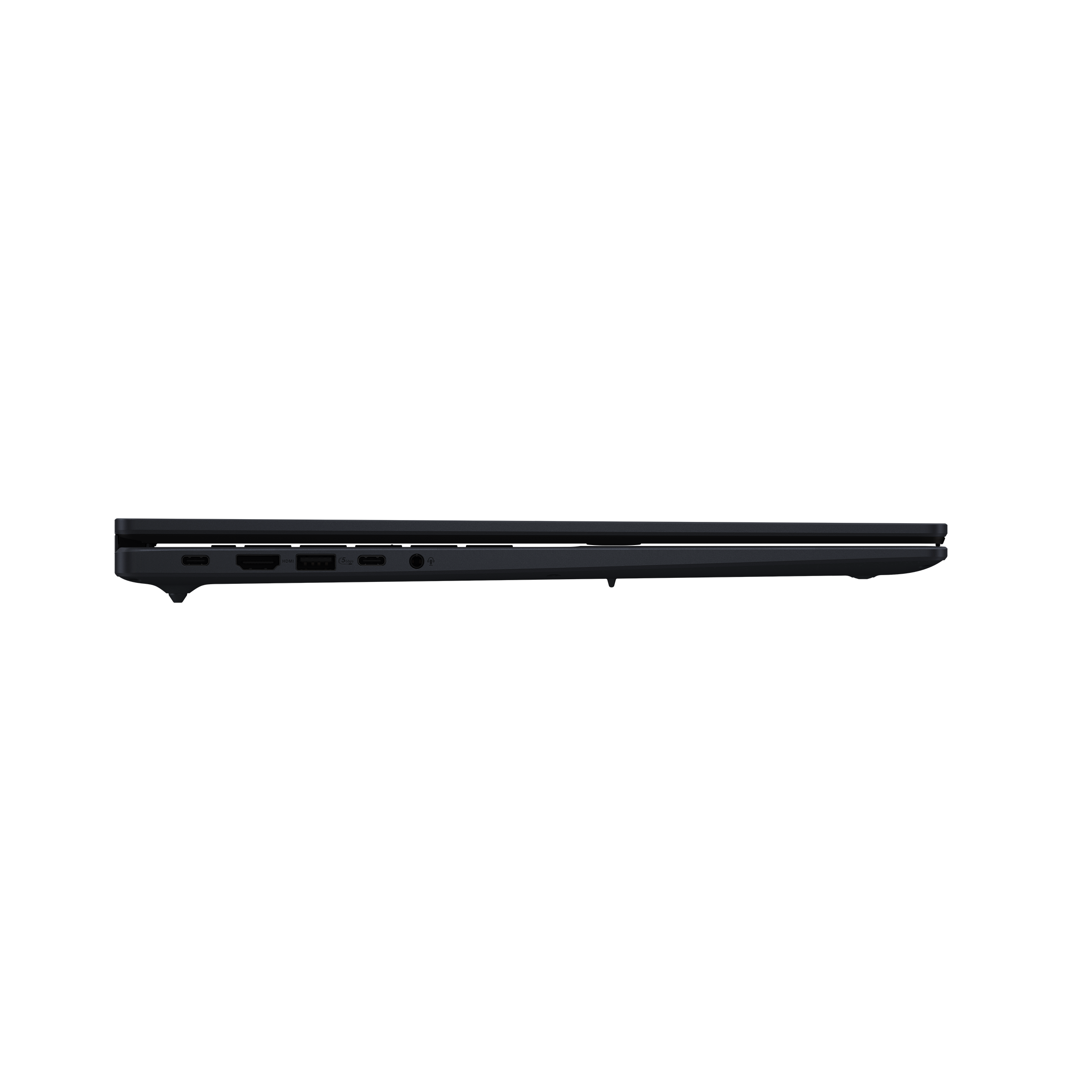 Seitenansicht eines schwarzen Laptops. Sichtbare Anschlüsse sind USB-C, HDMI und andere. Der Laptop ist vor weißem Hintergrund.