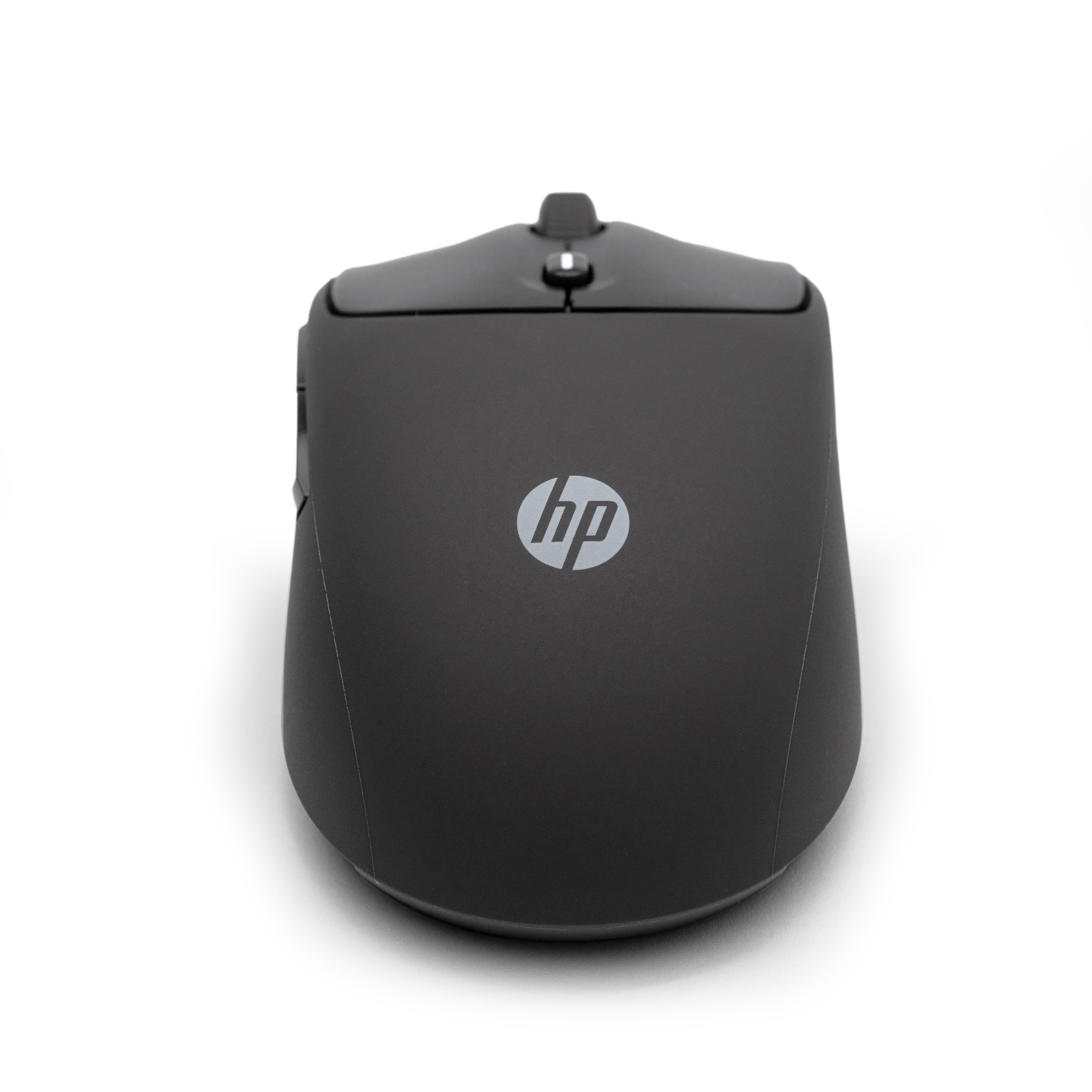 Eine schwarze HP-Computermaus auf weißem Untergrund. Die Maus hat ein silbernes HP-Logo.