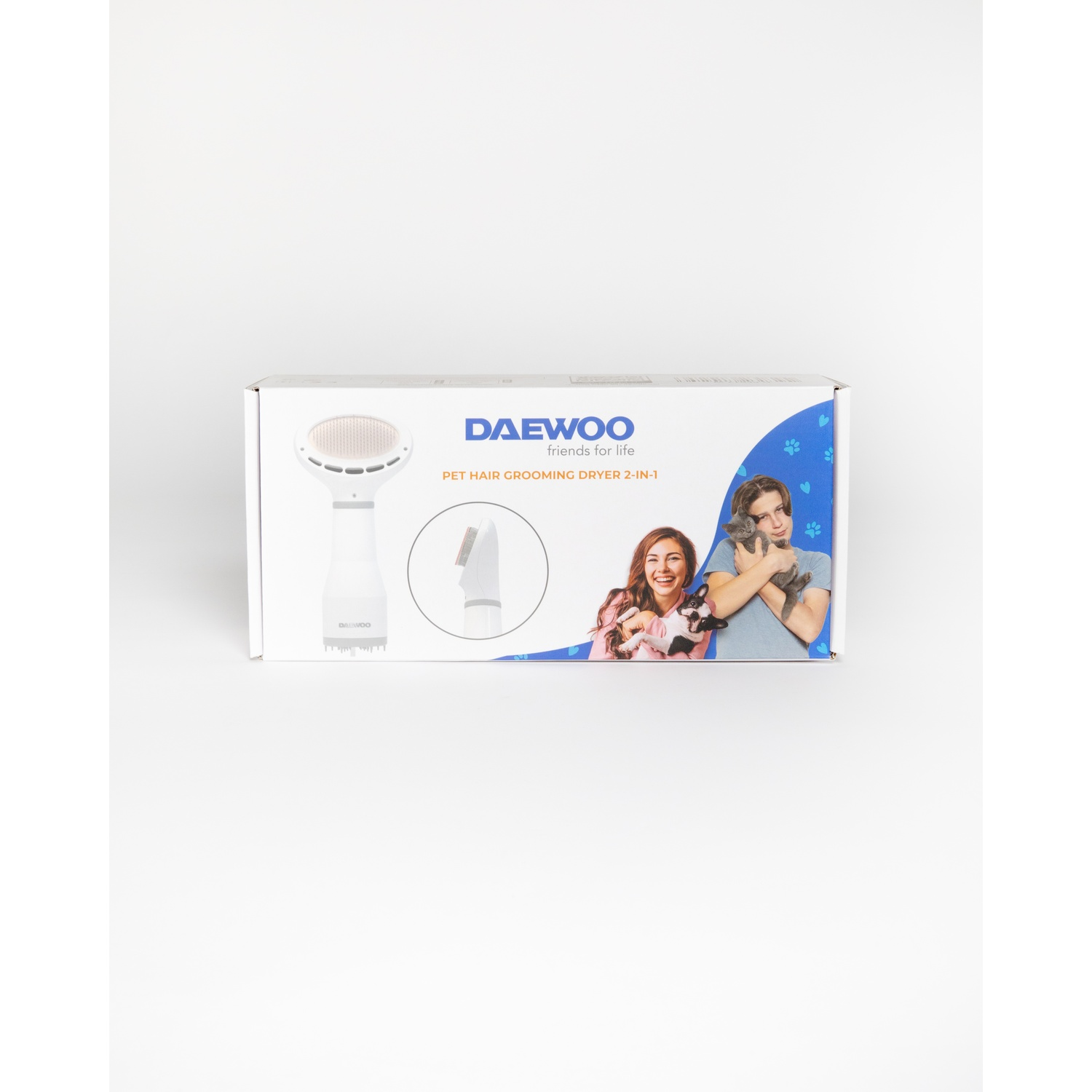 Scatola con logo Daewoo, asciugacapelli per animali 2-in-1. L'immagine mostra persone con animali domestici. Sfondo bianco.