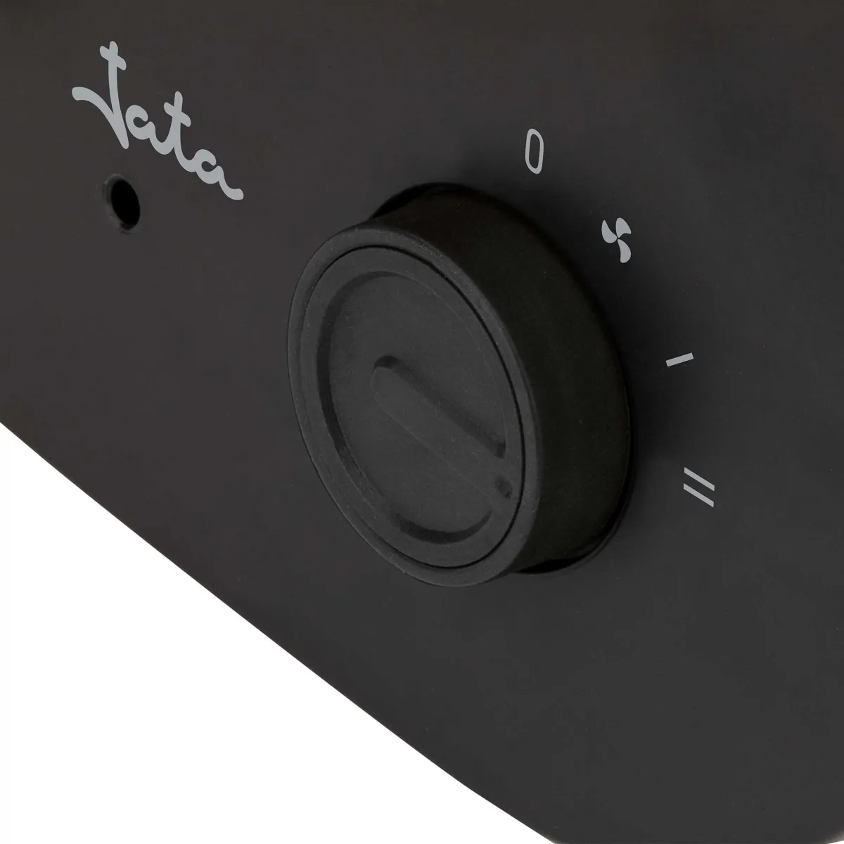 Primer plano de un panel de control negro con una perilla. El panel tiene un logotipo y marcas para configuraciones como 0 y velocidad del ventilador.