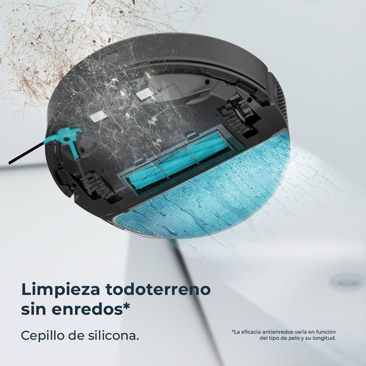 Una aspiradora robot con un cepillo azul limpia el pelo y los escombros. El texto dice: 'Limpieza todoterreno sin enredos'.