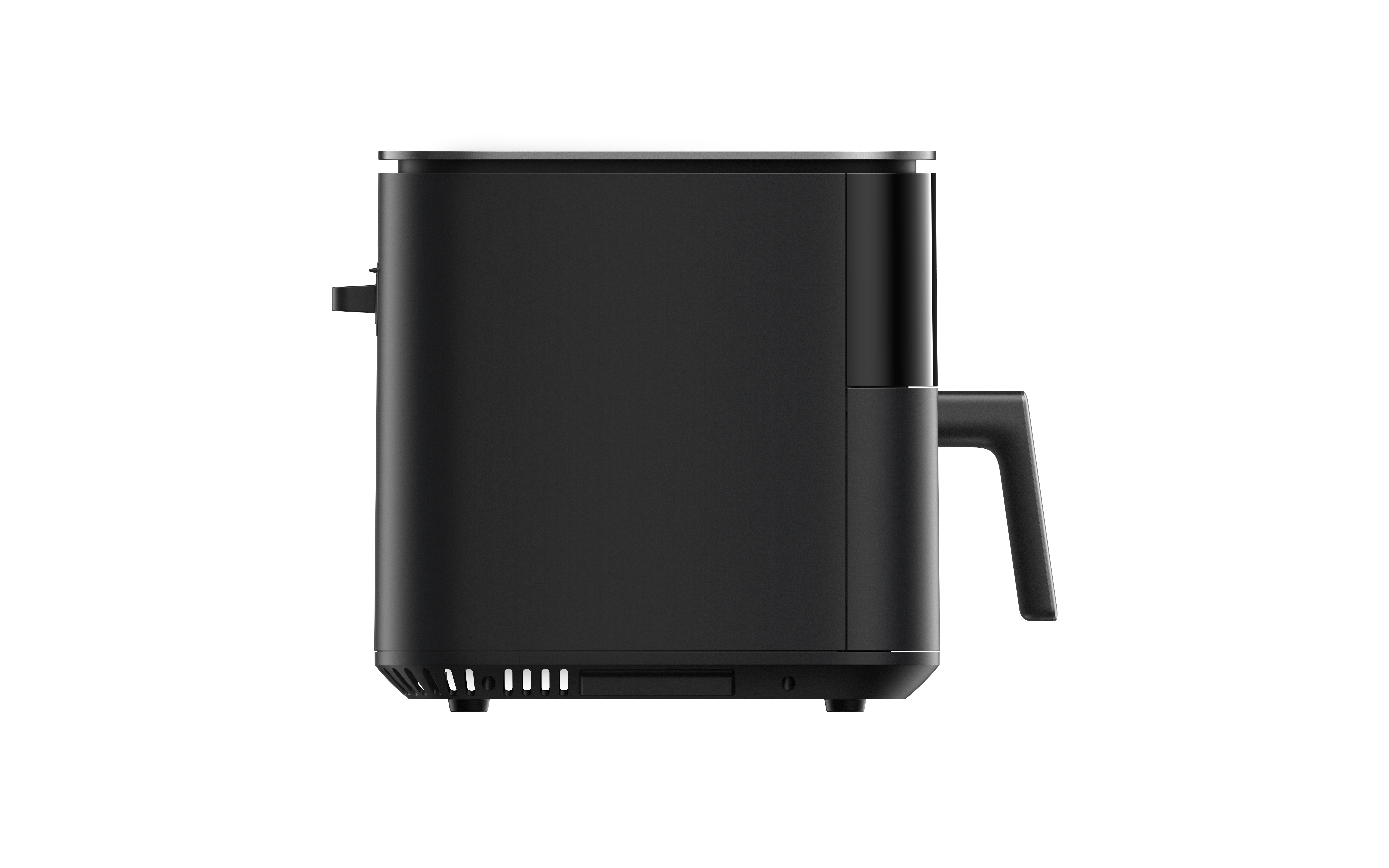 Ein schwarzer Airfryer wird im Profil gezeigt. Er hat einen Griff, eine Digitalanzeige und ein Belüftungssystem am Boden. Der Hintergrund ist schwarz.