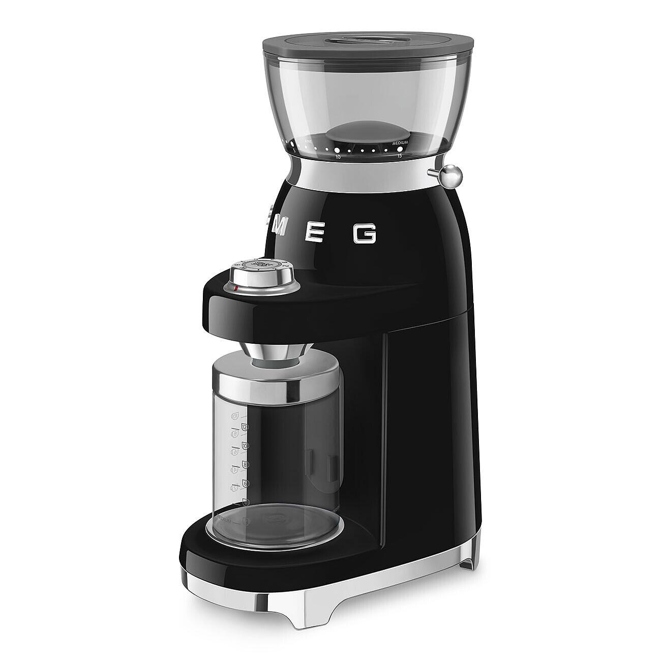 Eine schwarz-silberne Kaffeemühle mit einem transparenten Bohnenbehälter. Auf der Vorderseite steht das Wort 'MEG'. Am Boden befindet sich ein Glasbehälter.