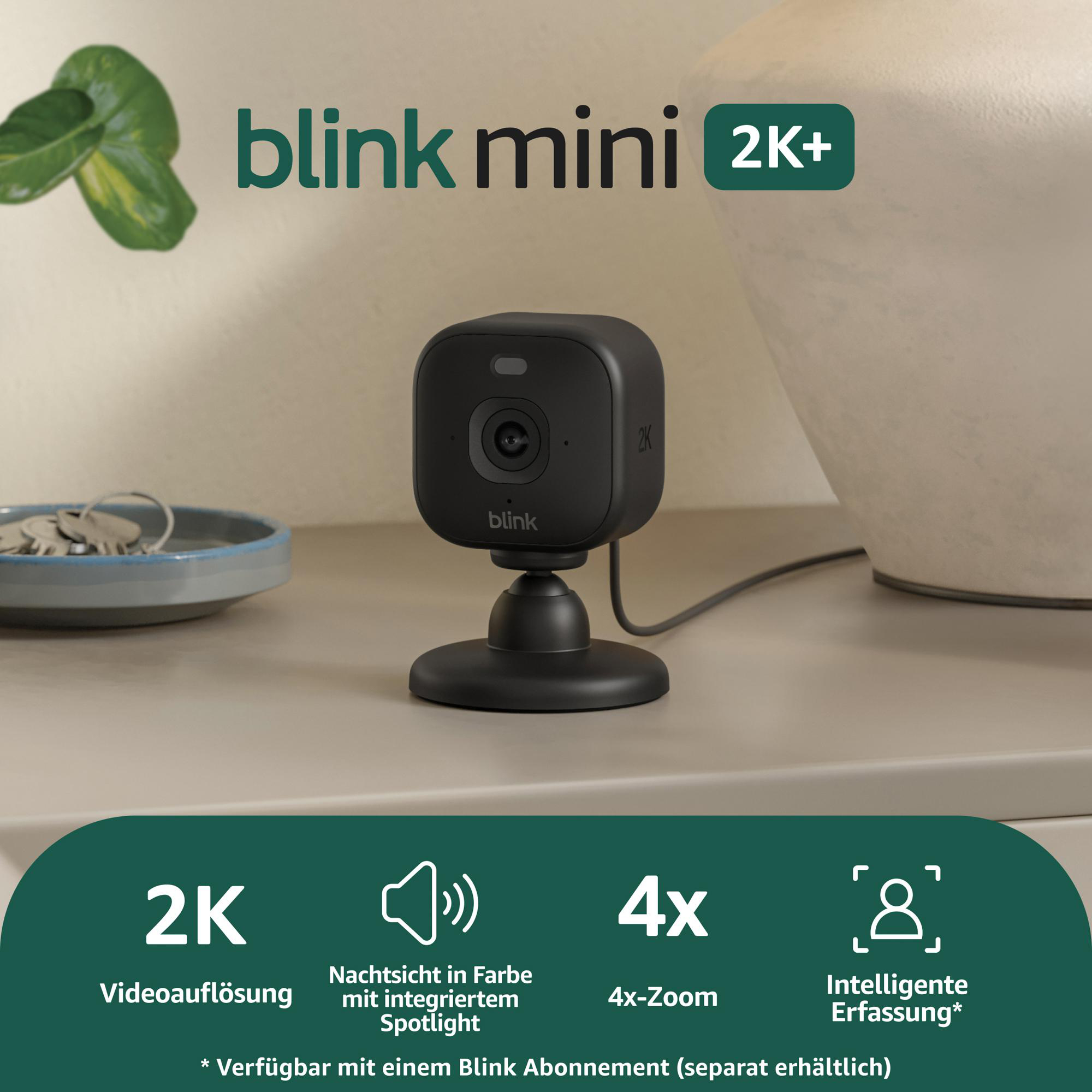 Eine schwarze Blink Mini Kamera auf einem Ständer. Merkmale sind 2K-Video, Nachtsicht, 4x Zoom und intelligente Erkennung.