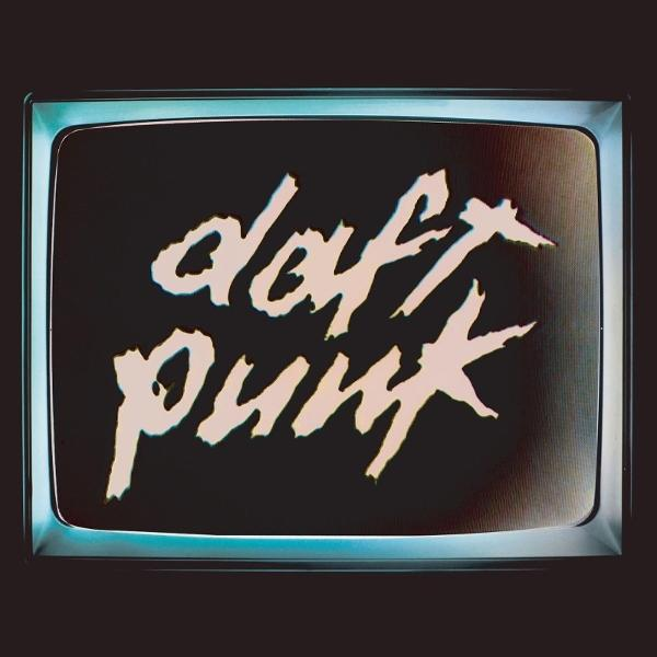 Das Daft Punk-Logo wird auf einem Vintage-TV-Bildschirm angezeigt. Der Text ist im Retro-Stil mit schwarzem Hintergrund und tealfarbenem Rahmen.