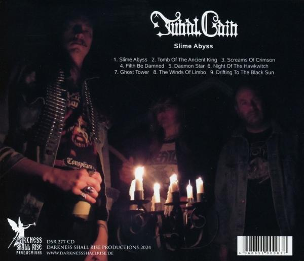 Albumcover mit Bandmitgliedern, Kerzen und einer Liste von Songtiteln. Der Bandname ist 'Total Cain' und das Album ist 'Slime Abyss'.