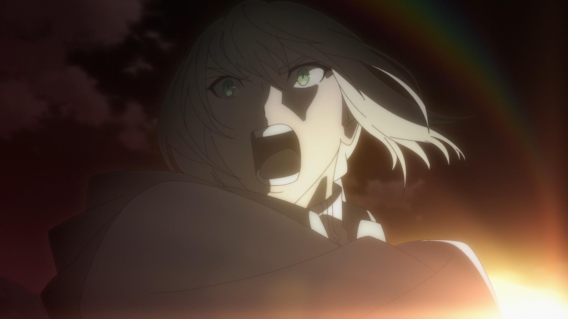 Anime-Figur mit offenem Mund und grünen Augen. Helles Haar und ein dunkler Mantel. Regenbogen im Hintergrund mit Sonne.