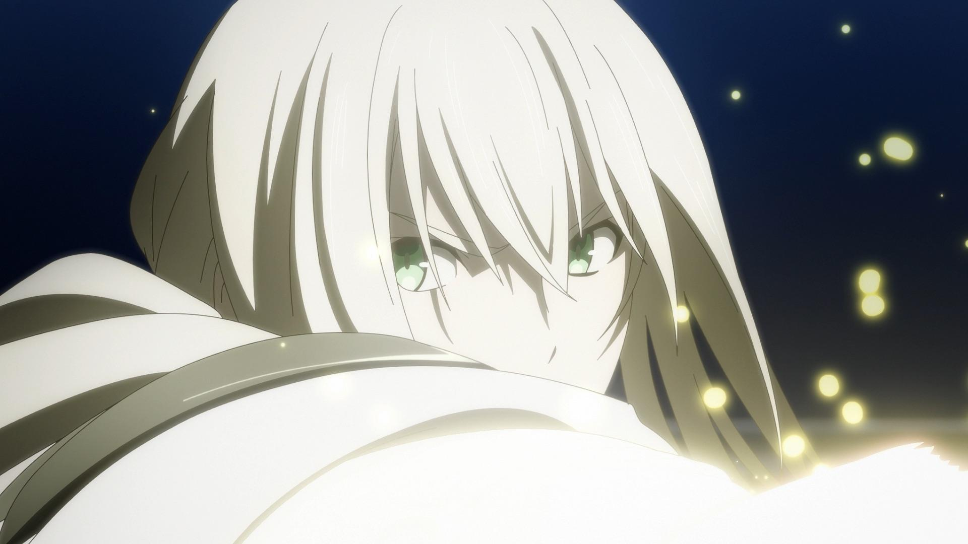 Anime-Figur mit weißen Haaren und grünen Augen. Die Figur blickt intensiv. Hintergrund zeigt leuchtende Kugeln und einen dunklen Himmel.