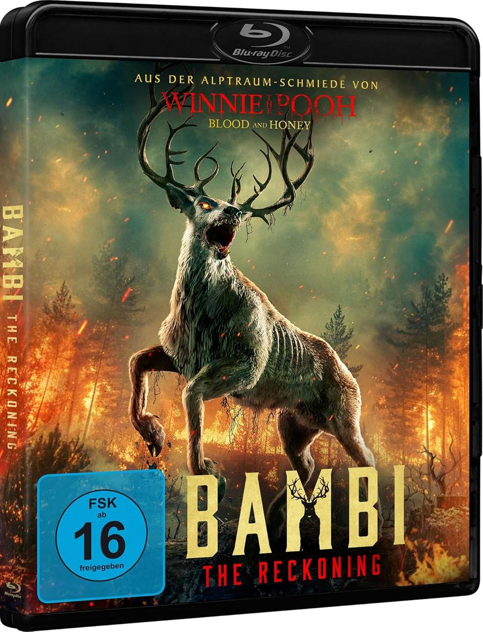 Blu-ray-Cover: Ein monströser Hirsch mit großen Geweihen. Der Titel ist Bambi: The Reckoning. Der Hintergrund ist ein feuriger Wald.