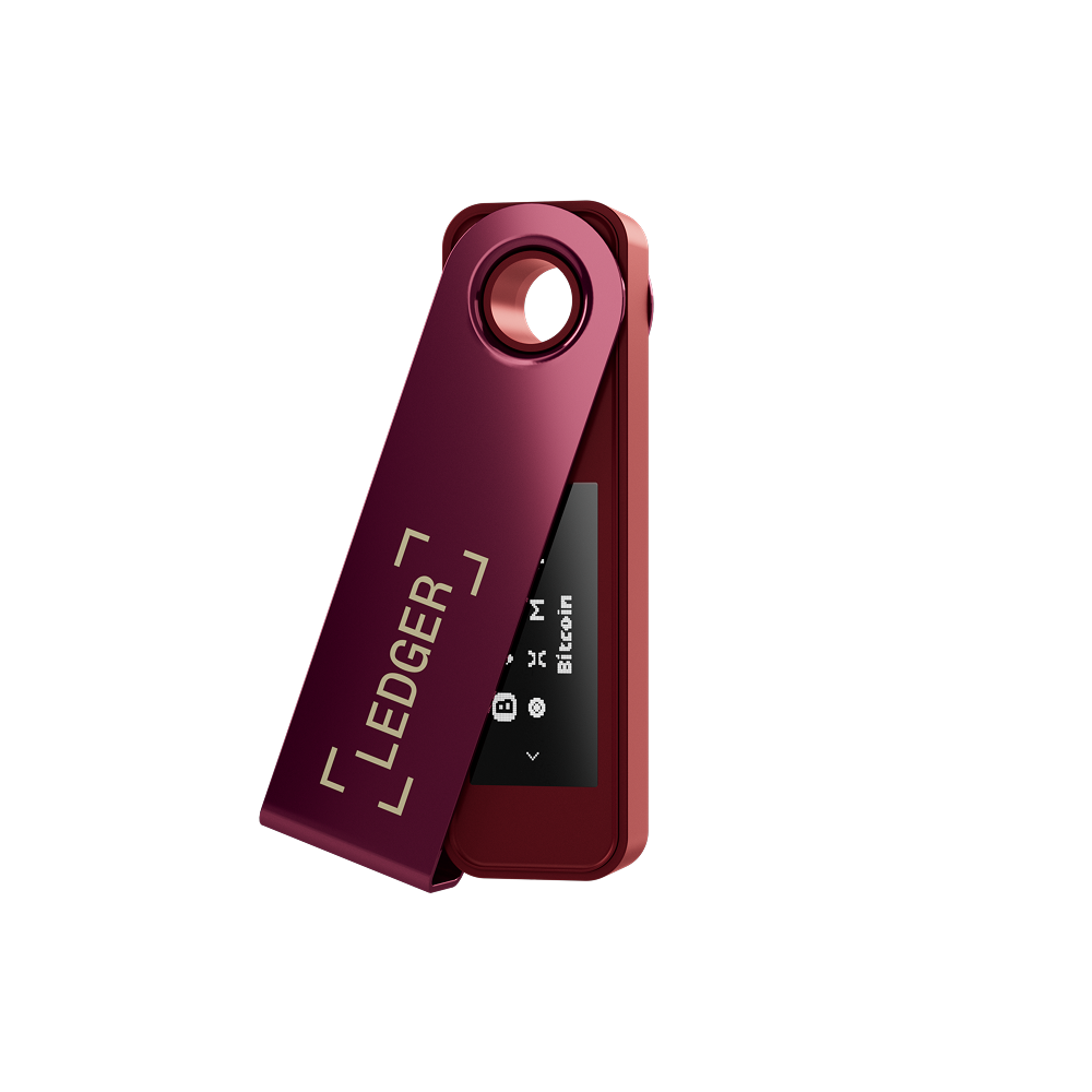 Burgunderfarbenes Ledger-Hardware-Wallet, geöffnet. Bildschirm zeigt Bitcoin-Infos. Der Hintergrund ist schwarz.