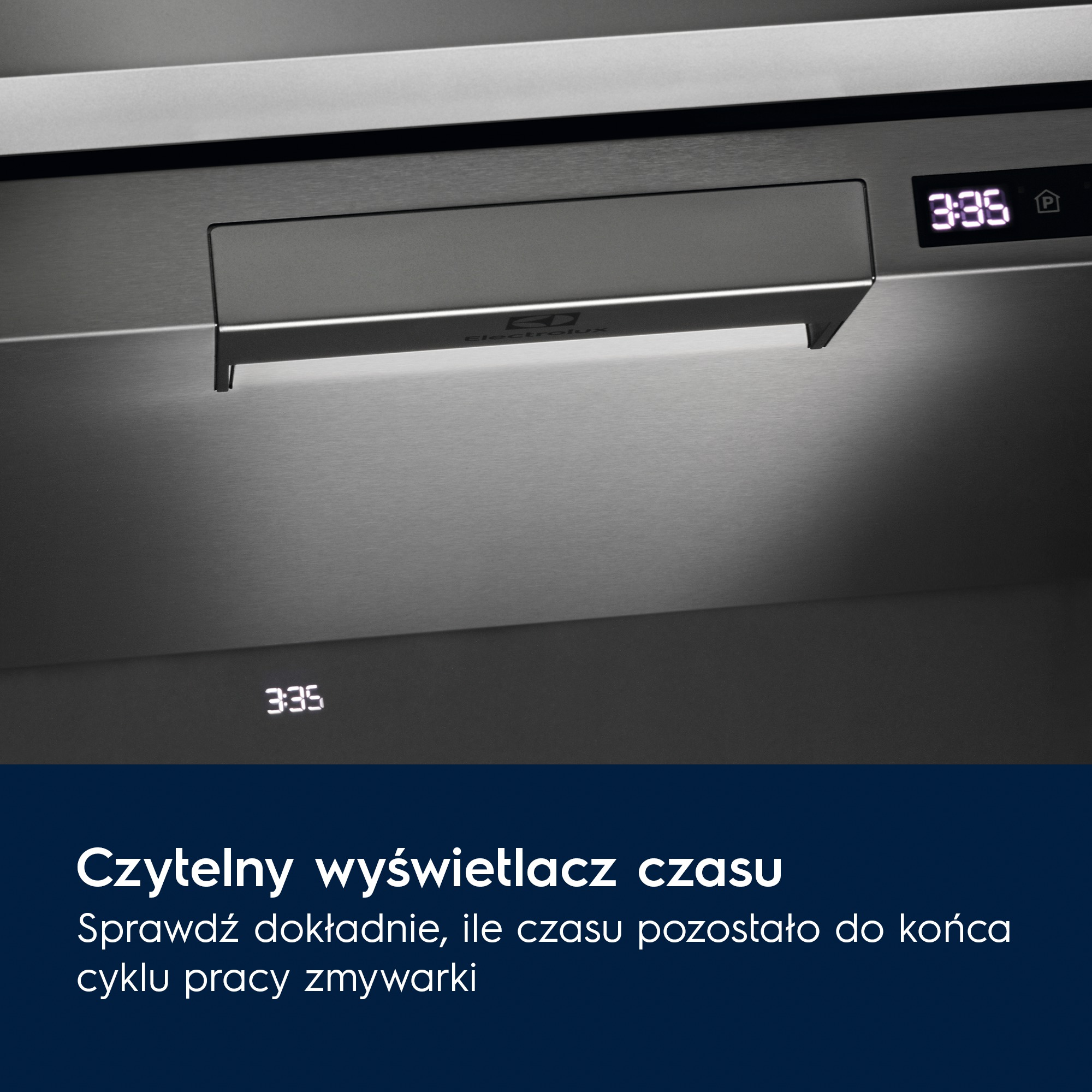 Szczegół zmywarki. Wyświetlacz pokazuje 3:35. Metalowy panel z logo Electrolux. Pokazuje pozostały czas.