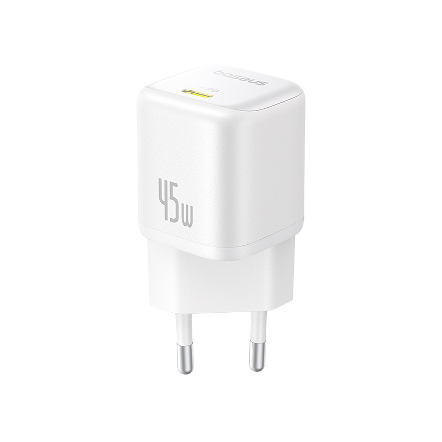 Un cargador Baseus 45W blanco. Tiene dos clavijas y una pequeña luz PD. La marca es visible en la parte superior.