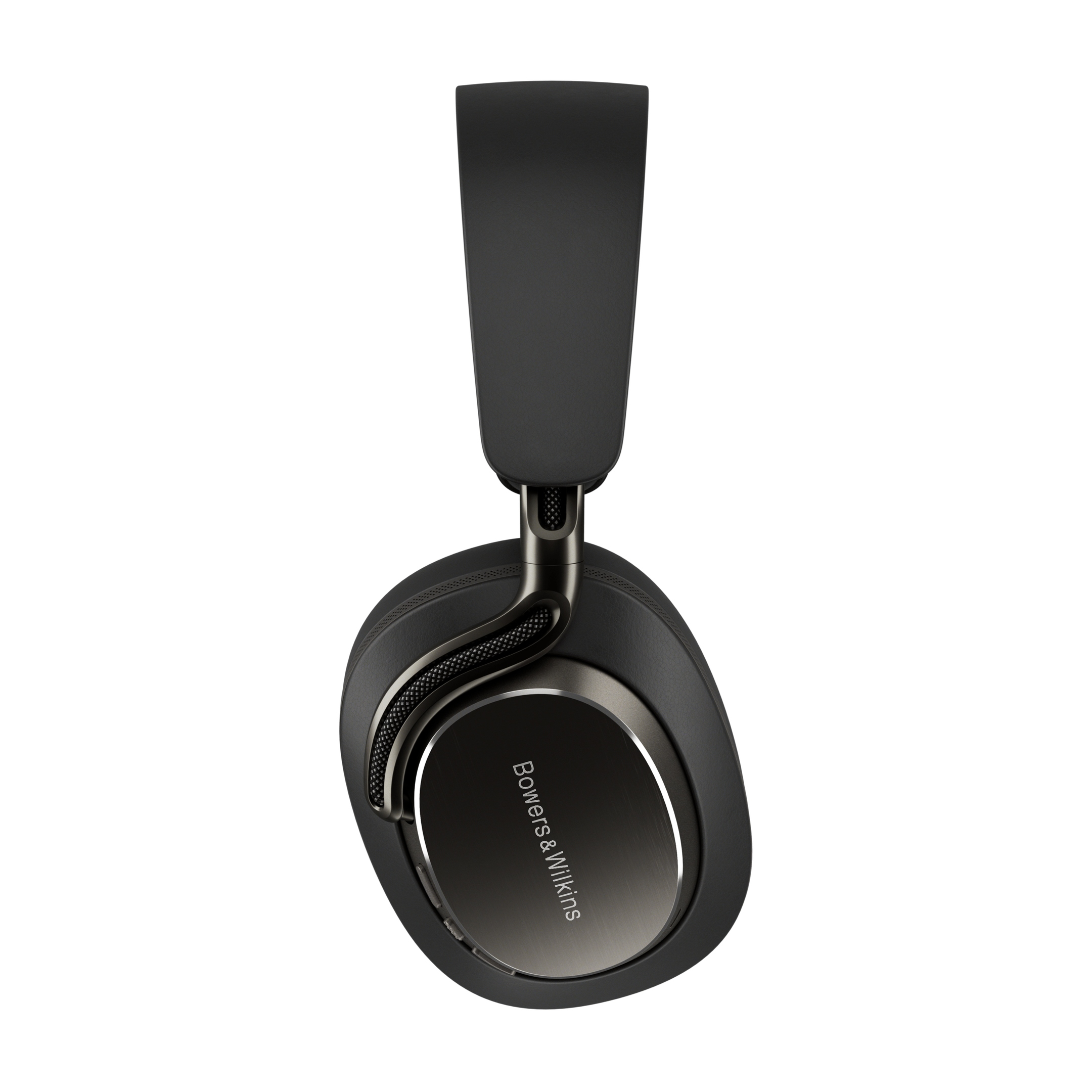 Auriculares negros Bowers & Wilkins, vista en ángulo, sobre fondo blanco. Se ven los auriculares, la diadema y el logotipo de la marca.