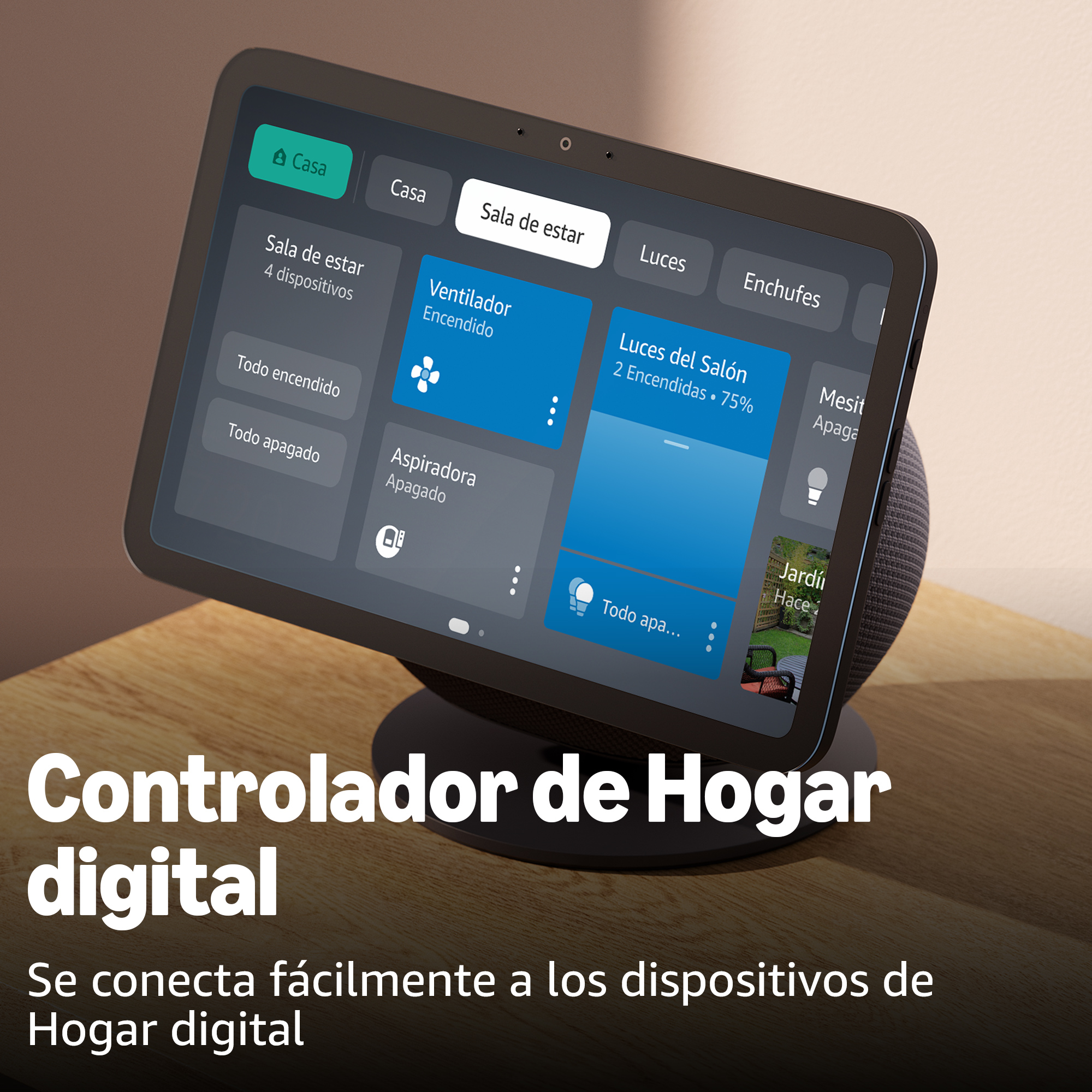 Una tableta muestra una interfaz de control de hogar inteligente. La tableta está sobre una superficie de madera, mostrando controles.
