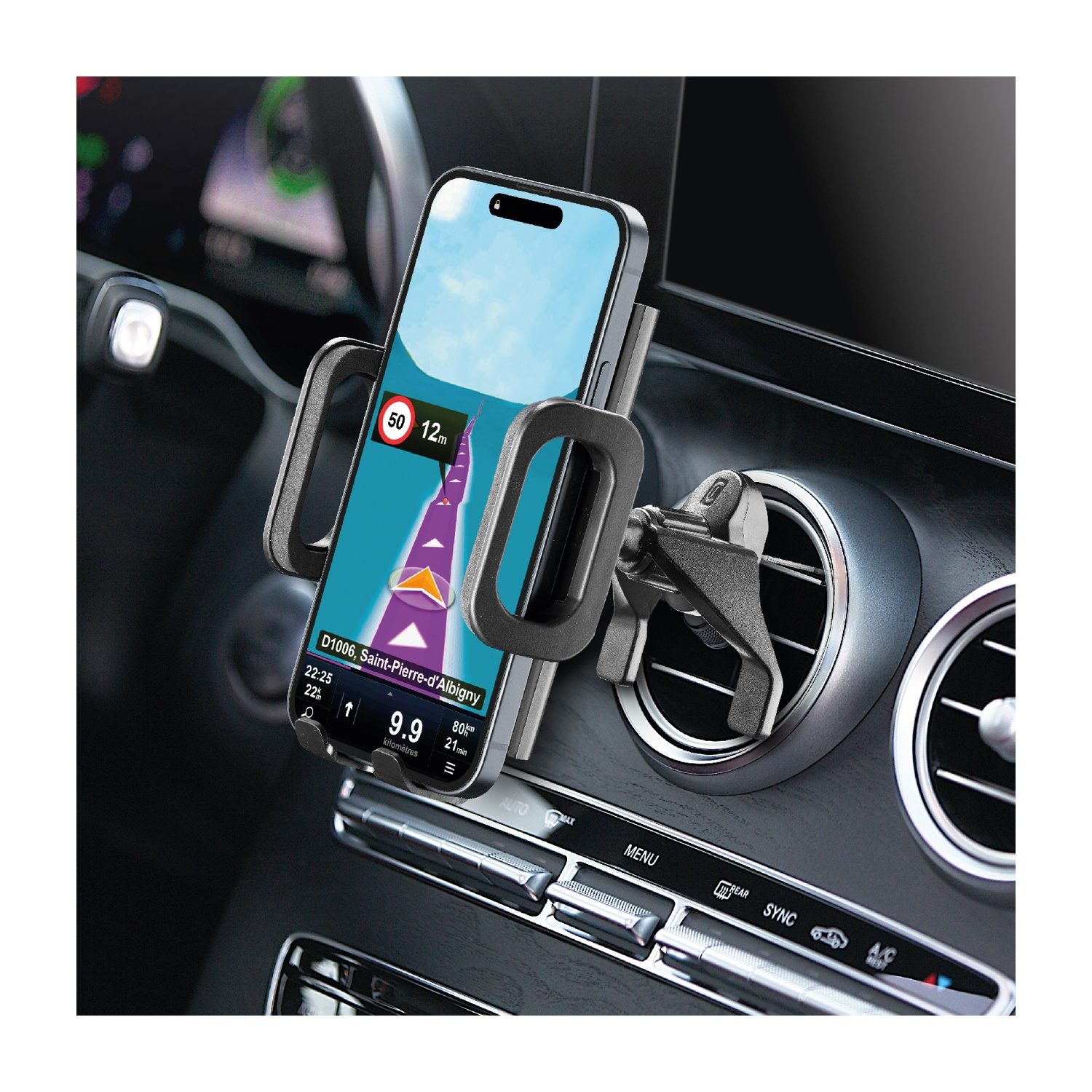 Un telefono che mostra la navigazione è montato in un'auto. Lo schermo mostra una mappa con dettagli sulla velocità e sulla distanza.