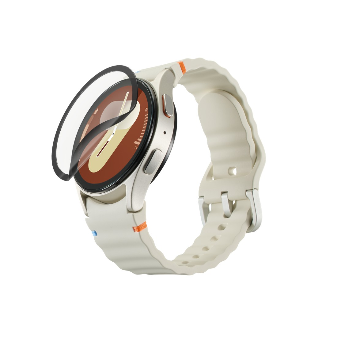 Eine weiße Smartwatch mit orangefarbenen Akzenten. Ein Displayschutz ist angehoben. Die Uhr hat ein cremefarbenes Armband.