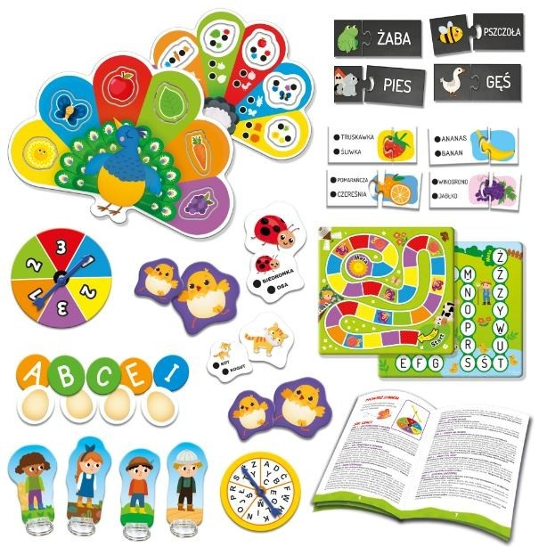 Kolorowe zabawki edukacyjne, w tym paw, puzzle, plansze do gry, litery i książka, ułożone na białej powierzchni.