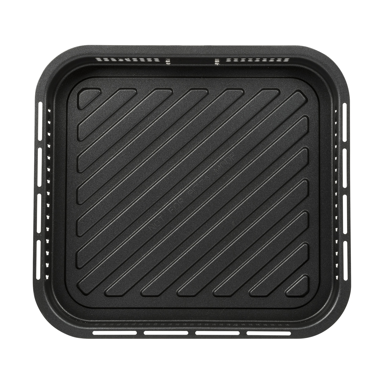 Un cestello nero e quadrato per friggitrice ad aria con linee diagonali della griglia. Ha angoli arrotondati e piccoli fori sui lati.