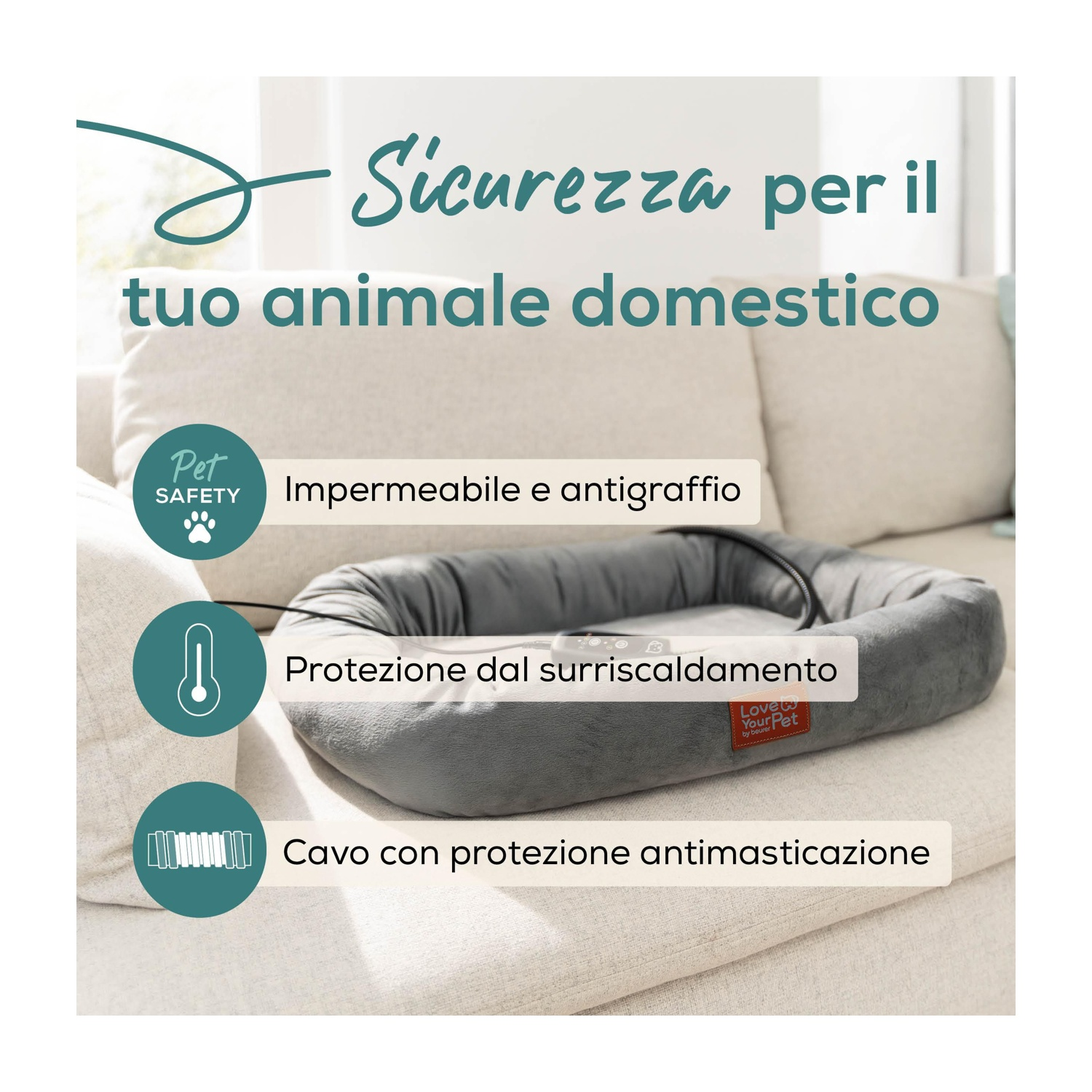 Un letto grigio per animali domestici su un divano con testo in italiano: sicurezza per il tuo animale. Caratteristiche: impermeabile, protezione da surriscaldamento e cavo anti-masticazione.