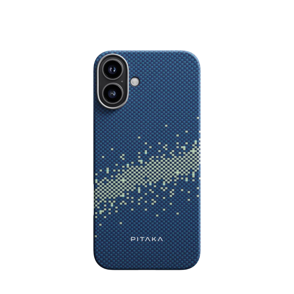 Kék telefontok pixeles dizájnnal és két kamerával. A 'PITAKA' márkanév alul található.