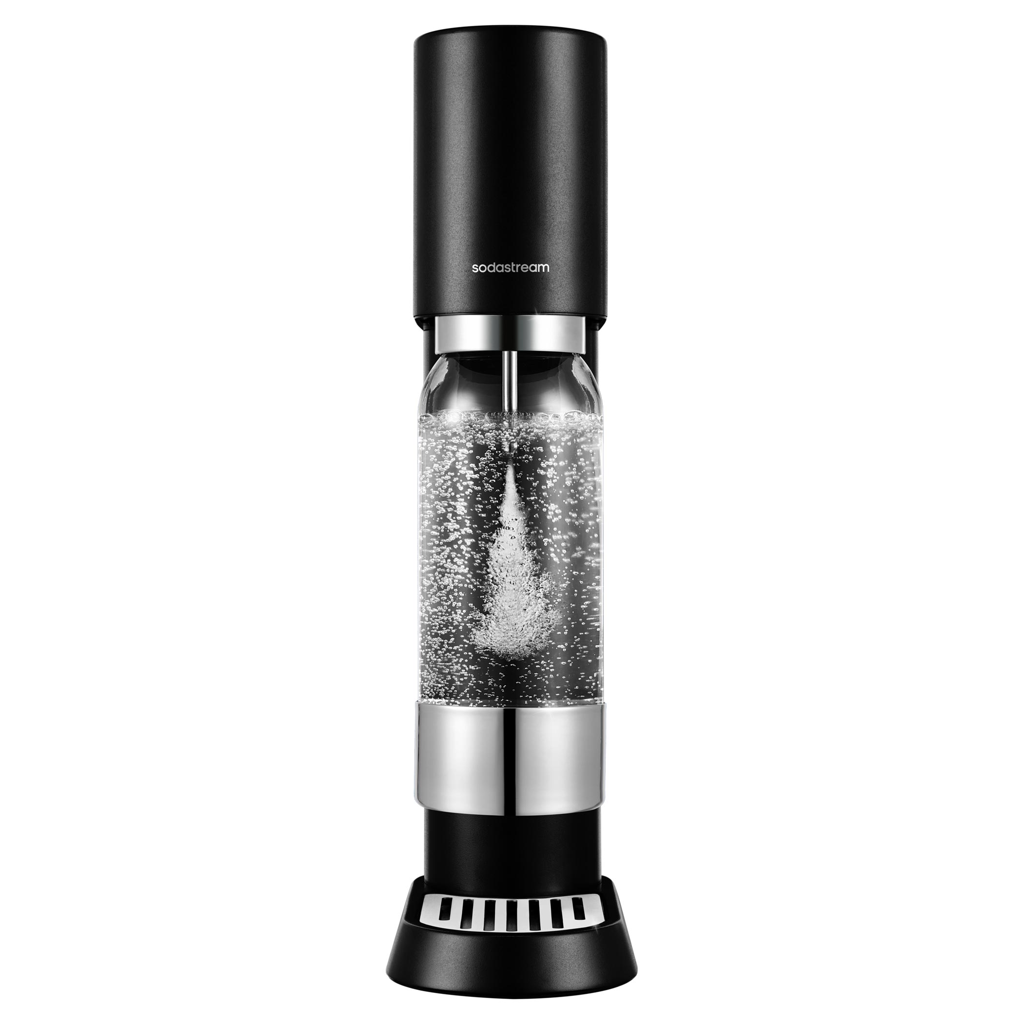 Egy fekete-ezüst SodaStream. Belül egy átlátszó palack van, szénsavas vízzel töltve. A logó látható.