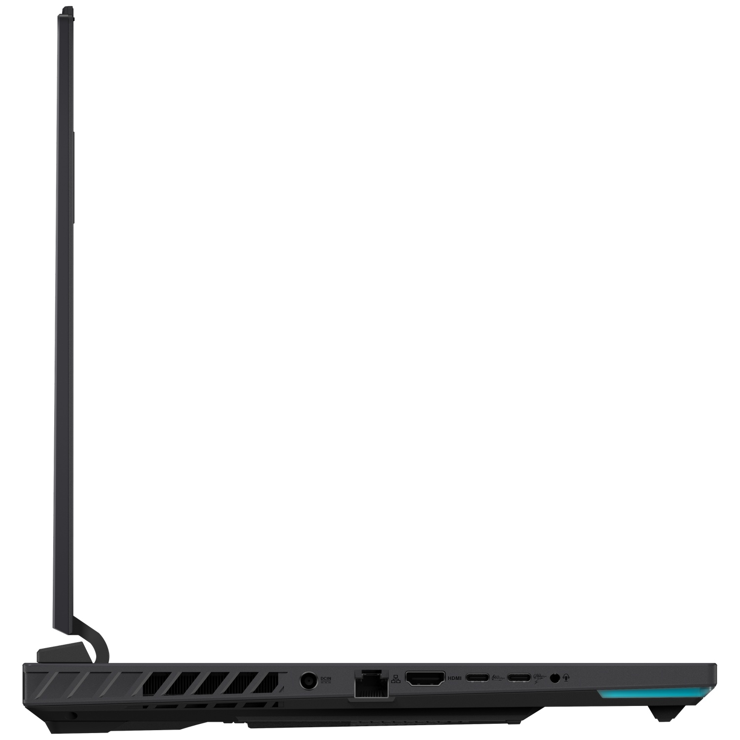 Zijaanzicht van een zwarte laptop. Het scherm is open. Poorten zijn zichtbaar aan de zijkant, waaronder HDMI en USB.