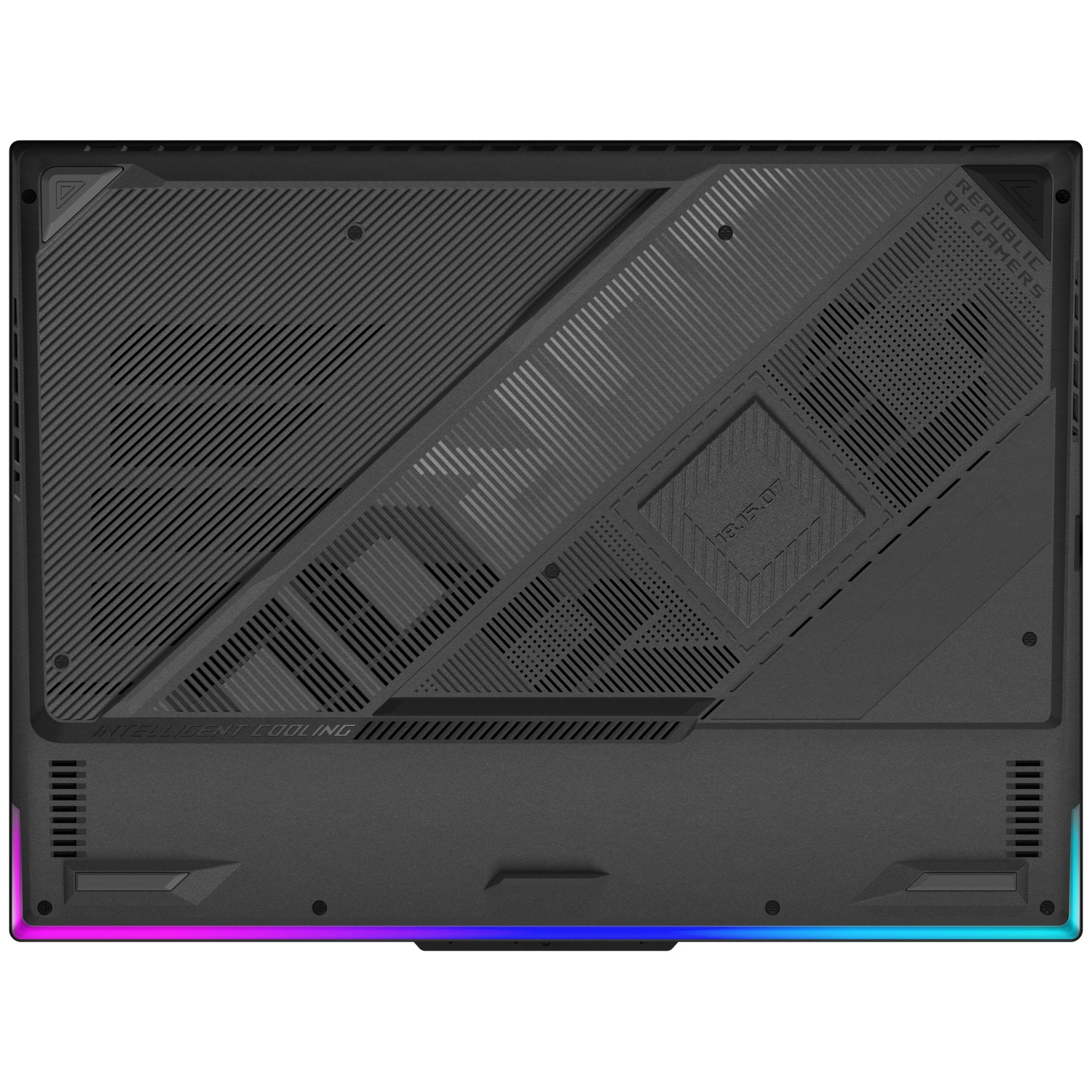 De achterkant van een zwarte laptop met ROG-branding en ventilatie, met een veelkleurige lichtstrip aan de onderkant.
