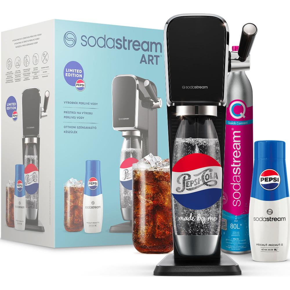 SodaStream ART gép Pepsi palackokkal és dobozzal. Jobbra egy pohár kóla.