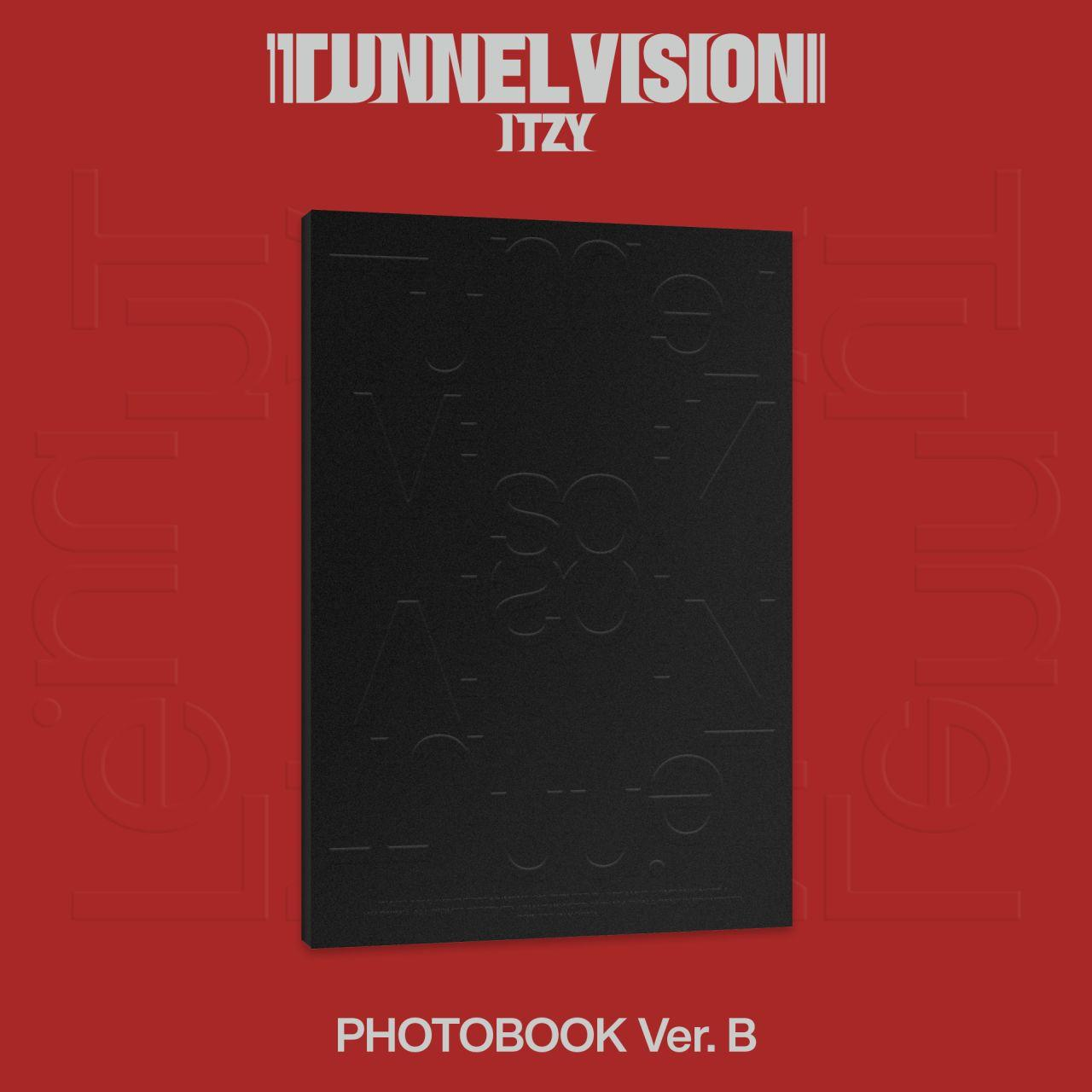 Schwarzes Fotobuch auf rotem Hintergrund. Auf dem Cover steht 'SO' mit einem Teil des Logos 'TUNNELVISION'. Darunter 'PHOTOBOK Ver. B'.