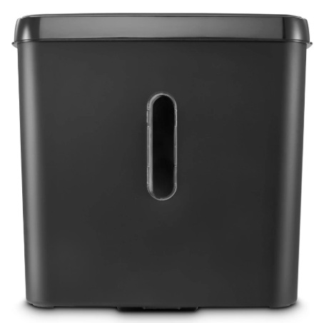 Czarna prostokątna niszczarka z otworem. Ma zaokrągloną górę i pionowy otwór z przodu.