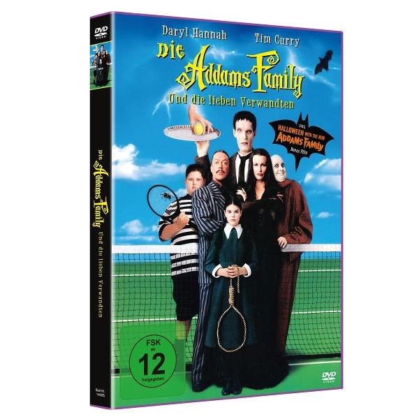 DVD-Cover des Films Die Addams Family. Die Familie steht auf einem Tennisplatz. Der Himmel ist blau. Der Titel ist gelb.