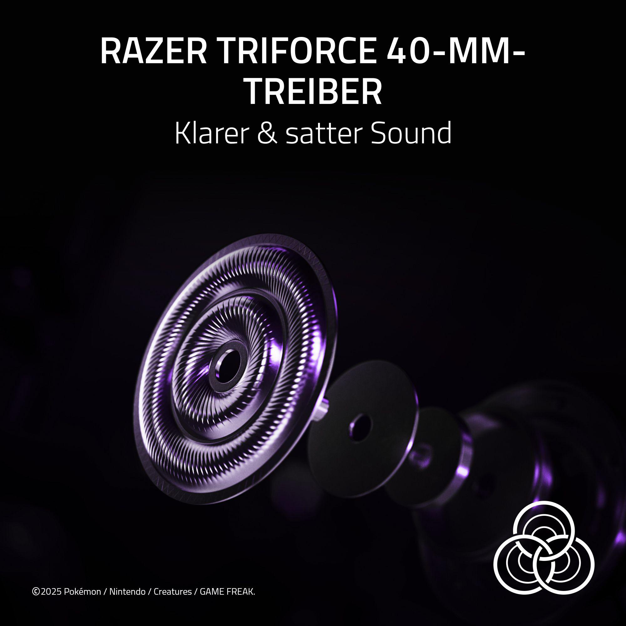 Das Bild zeigt eine Nahaufnahme einer Lautsprecherkomponente mit lila Beleuchtung vor schwarzem Hintergrund. Der Text lautet Razer Triforce.
