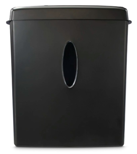 Czarna niszczarka do papieru, prostokątna, z owalnym otworem. Niszczarka na białym tle, dobrze oświetlona.