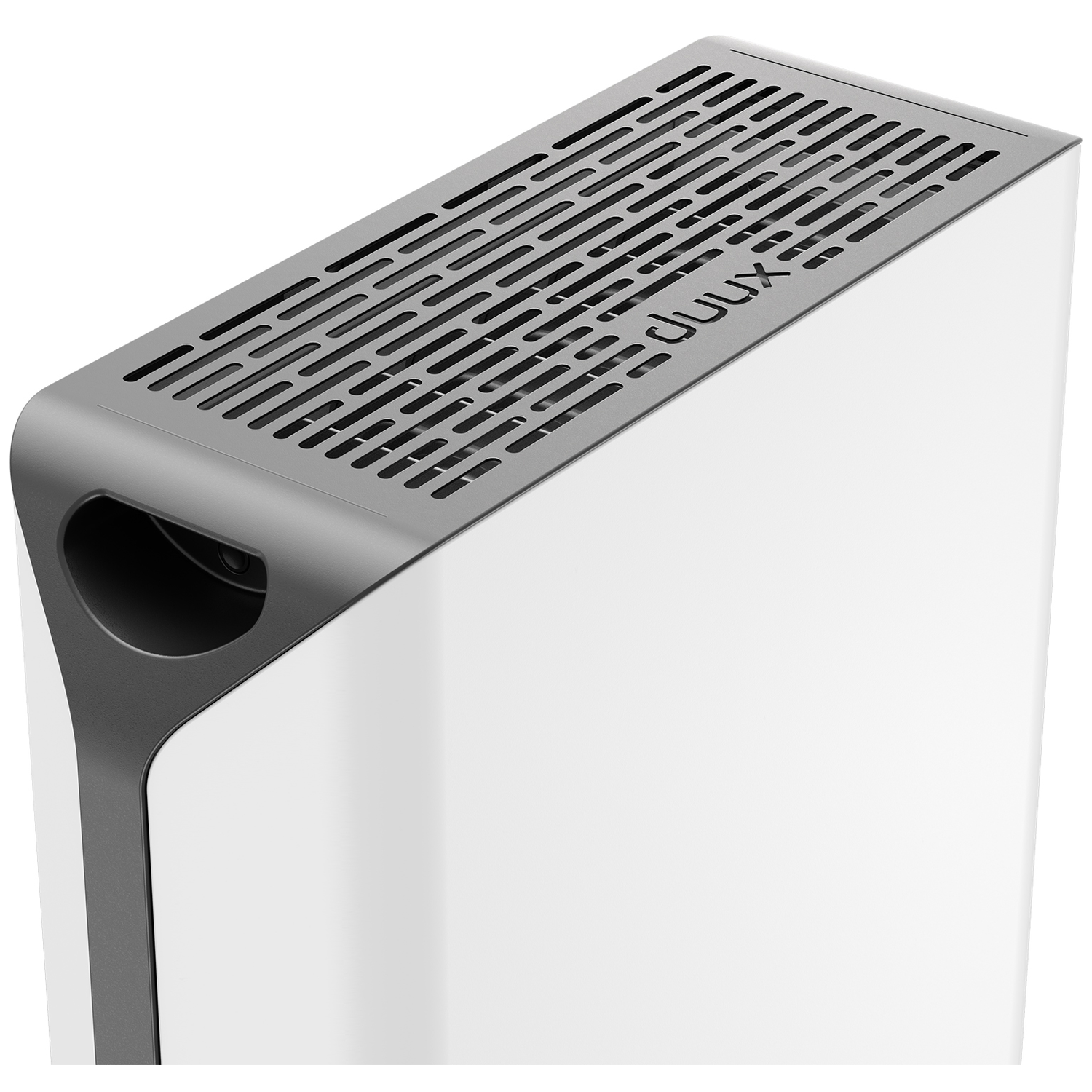 Een witte en grijze luchtreiniger. De bovenkant heeft ventilatieopeningen met het woord 'duux'. Een donkergrijze handgreep aan de zijkant.