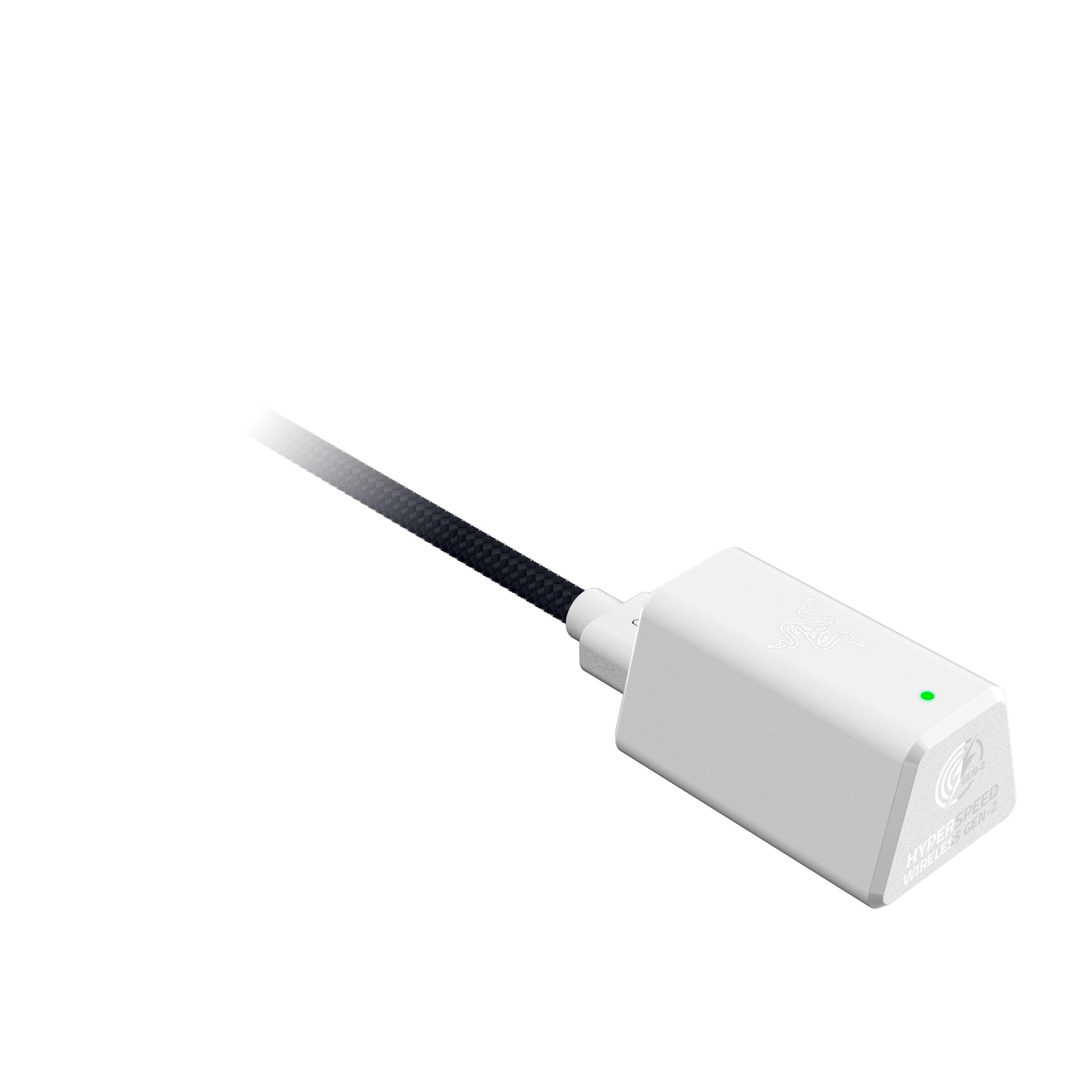 Ein weißer Razer HyperSpeed Wireless-Dongle. Er hat ein schwarzes geflochtenes Kabel und ein grünes Licht.