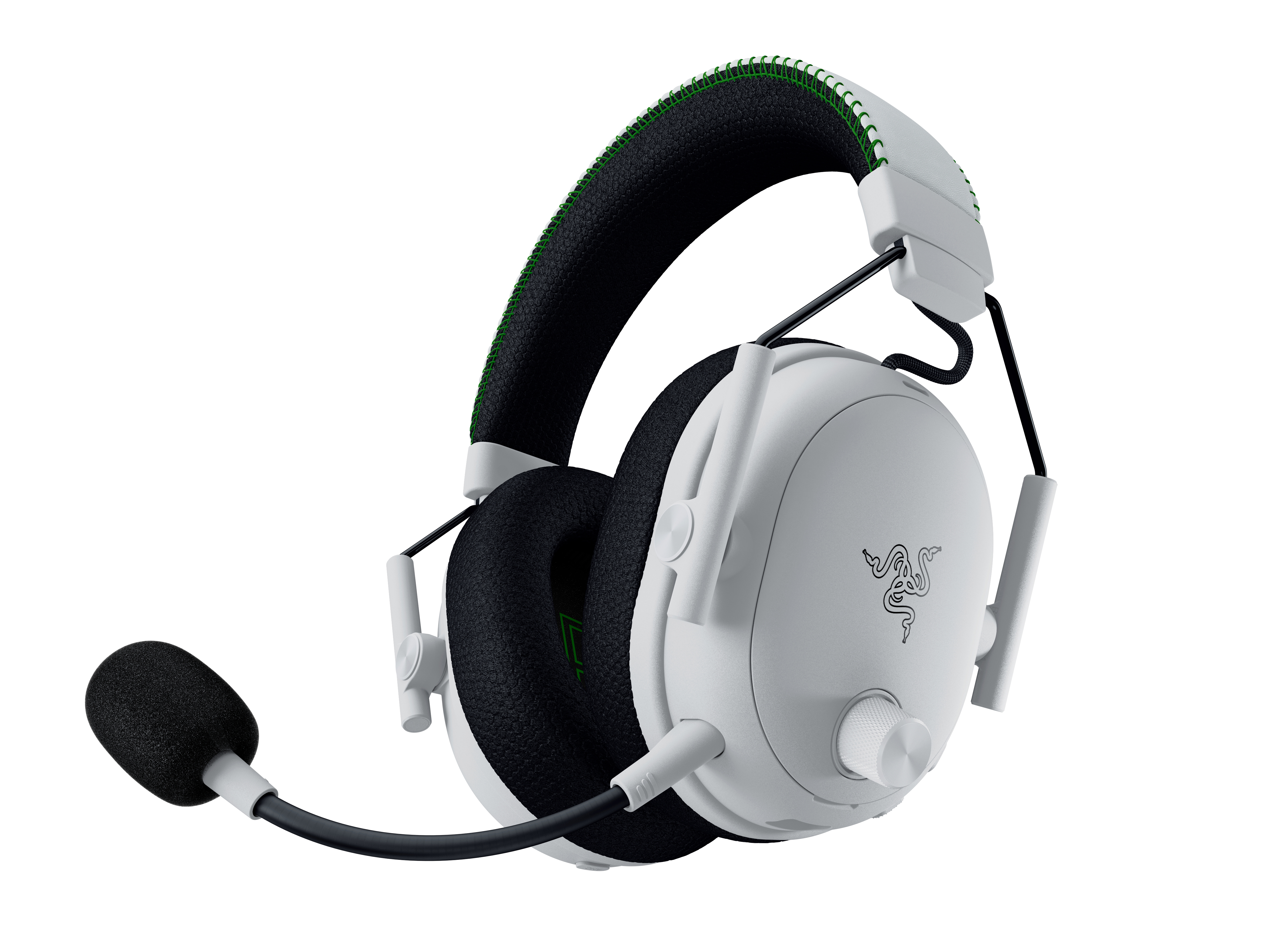 Weißes Gaming-Headset mit schwarzen Ohrmuscheln und Mikrofon. Razer-Logo auf der Seite. Grüne Nähte am Kopfband.
