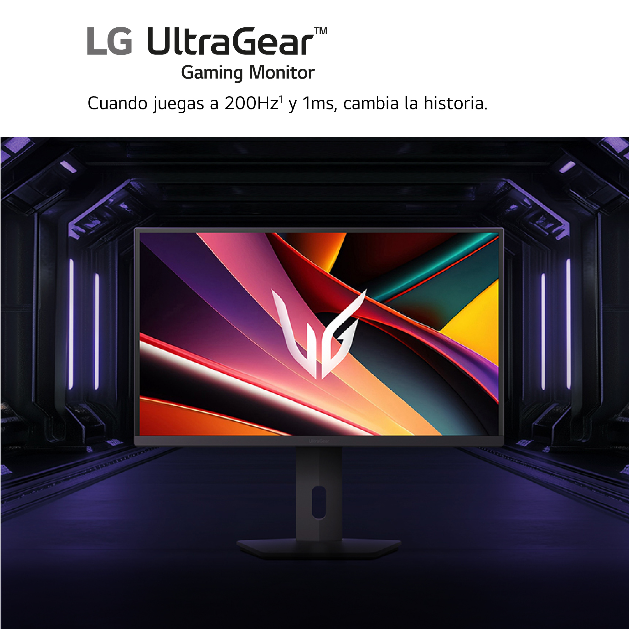 Monitor gaming LG UltraGear. Una pantalla muestra formas abstractas coloridas. El fondo es un corredor futurista púrpura.
