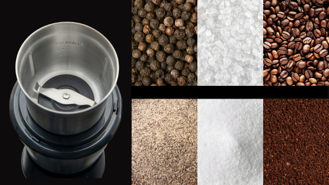 Elektryczny młynek z różnymi składnikami. Pieprz, sól i ziarna kawy są pokazane. Obecne są również zmielone wersje.