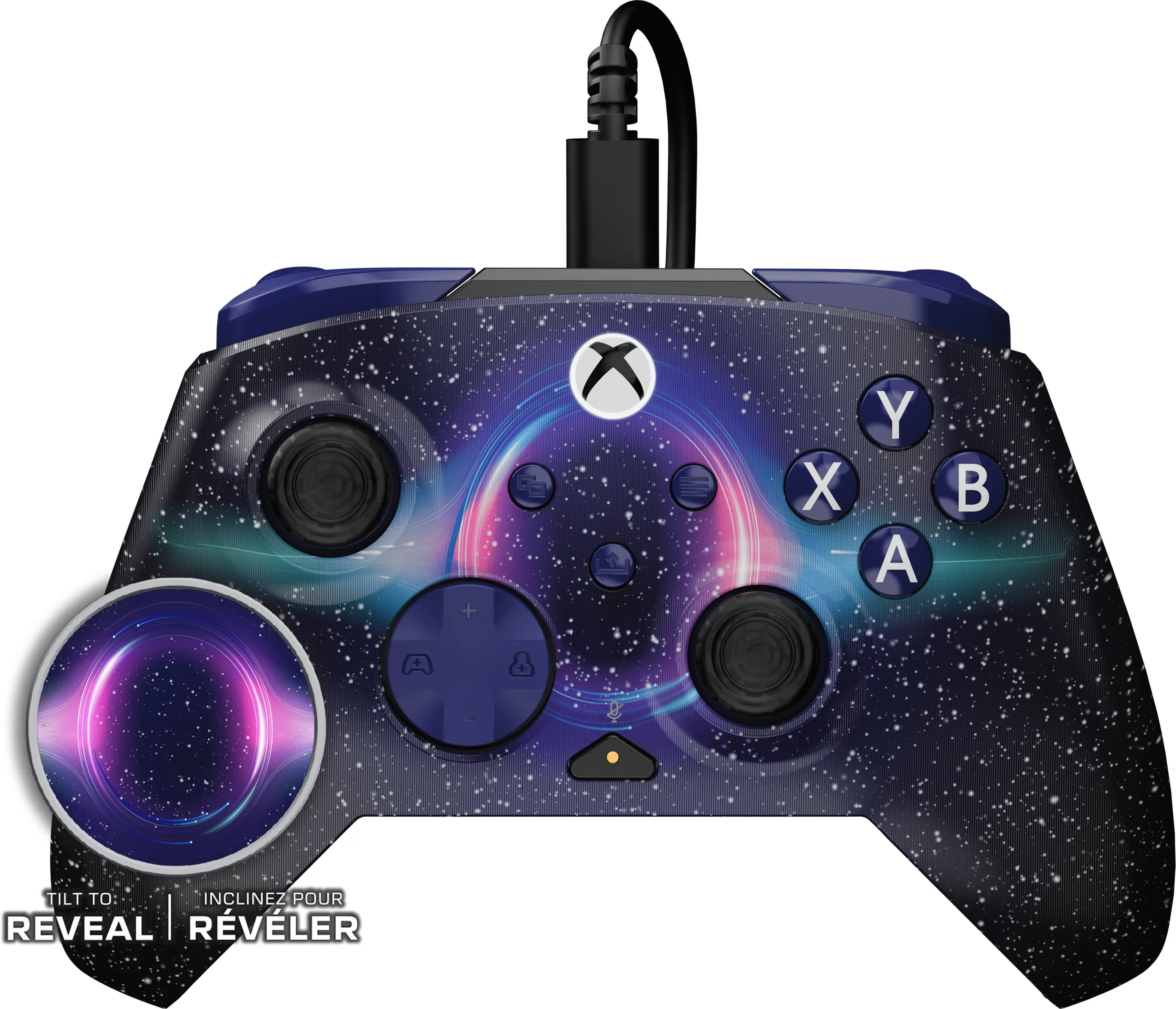 Xbox-Controller mit Galaxie-Design und Tasten. Es hat ein schwarzes Kabel. Ein Kreis zeigt den Text 'Reveal'.